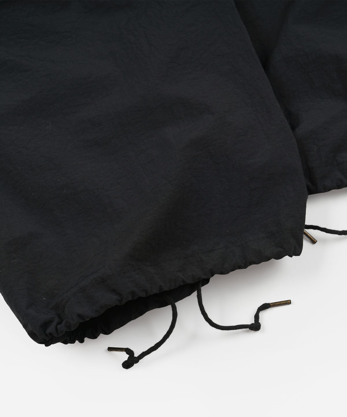 프리즘웍스(FRIZMWORKS) PARACHUTE NYLON BALLOON PANTS _ BLACK
