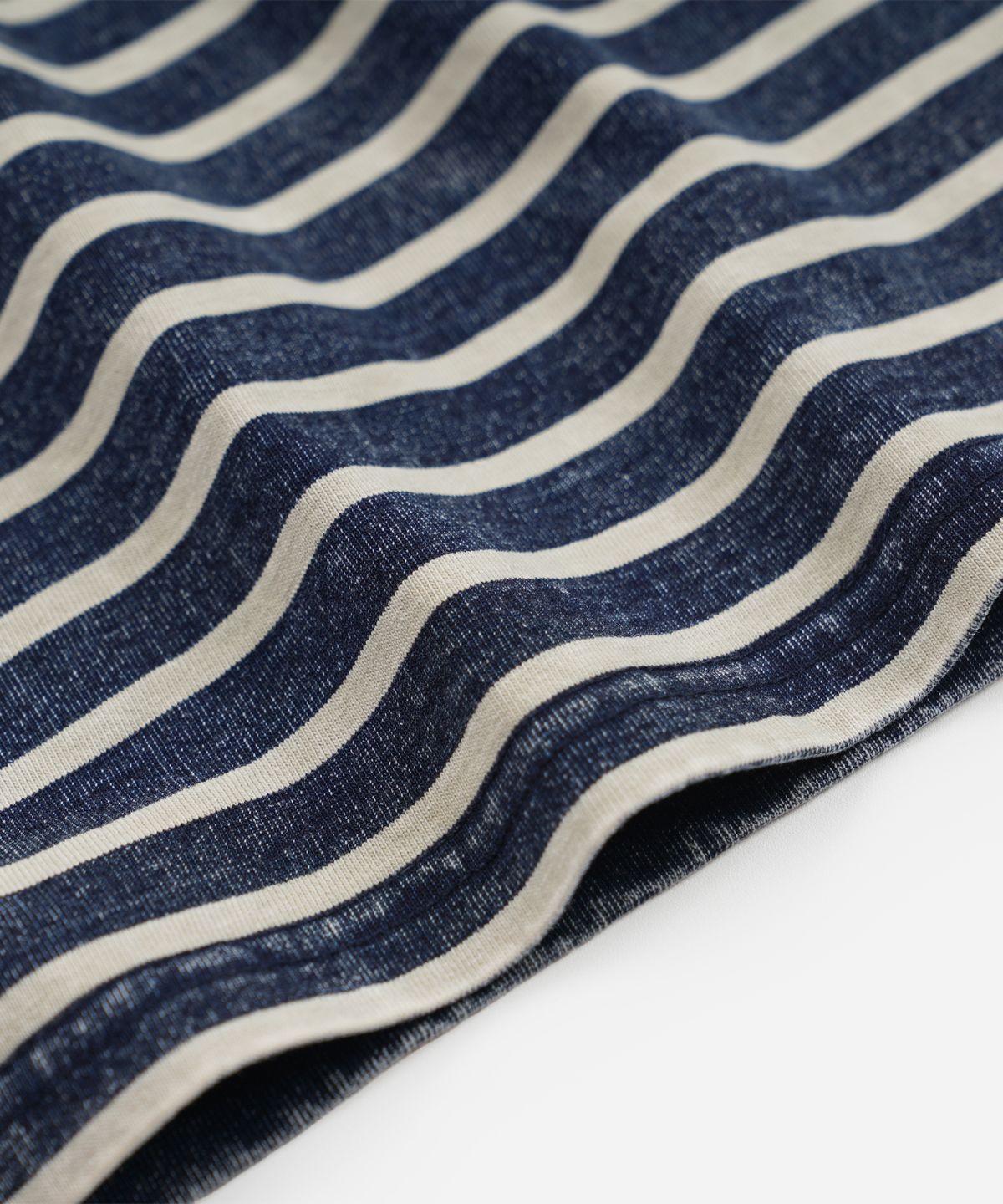 프리즘웍스(FRIZMWORKS) VINTAGE FADED STRIPE HALF TEE _ INDIGO