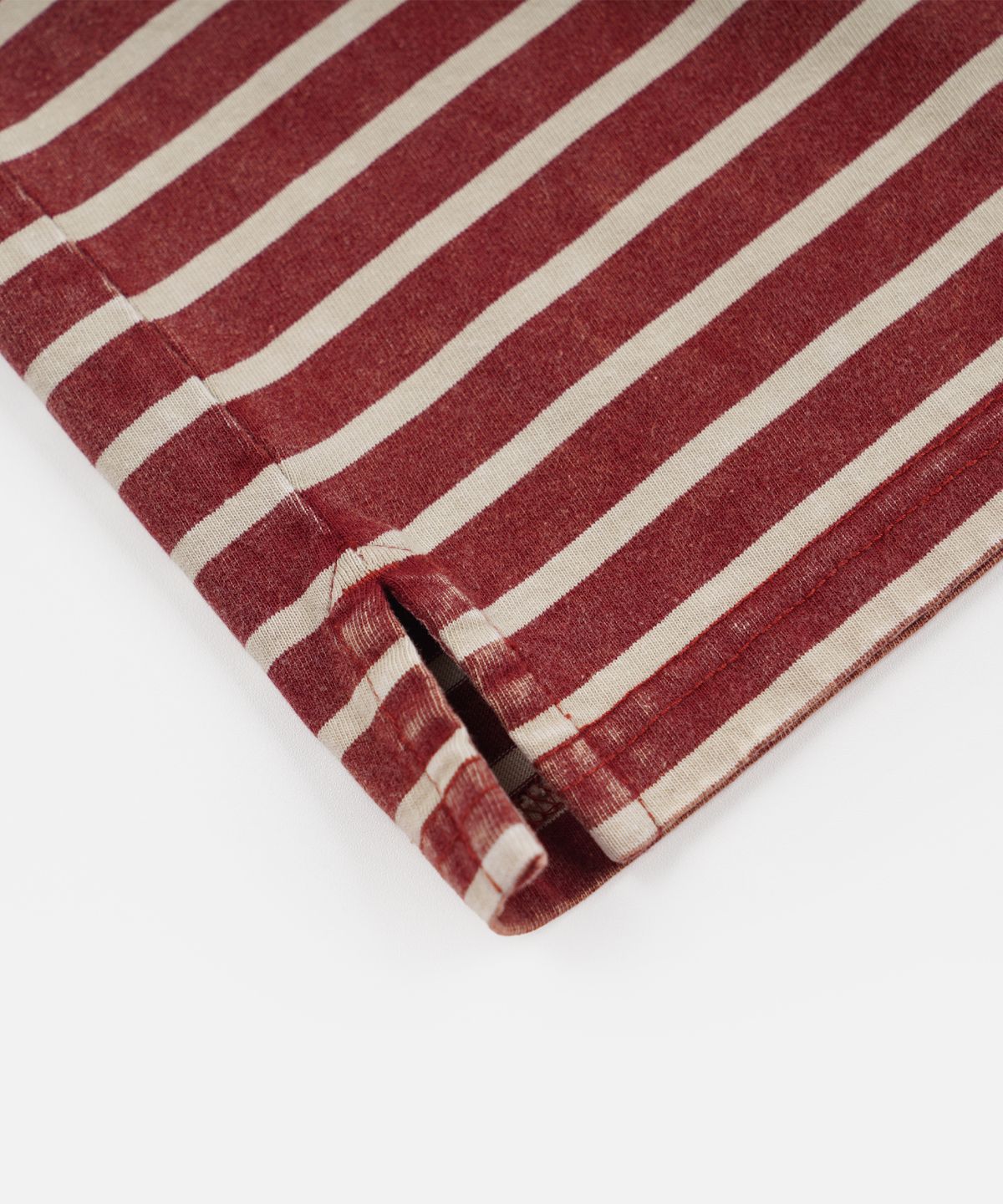 프리즘웍스(FRIZMWORKS) VINTAGE FADED STRIPE HALF TEE _ BURGUNDY