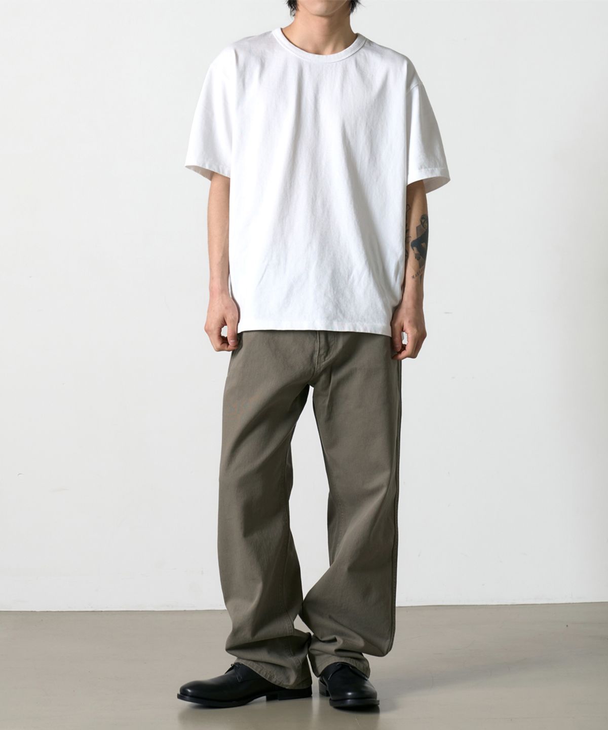 덴메이드(DENMADE) DEN765 Raw Routine Wide Chino (Olive Charcoal)