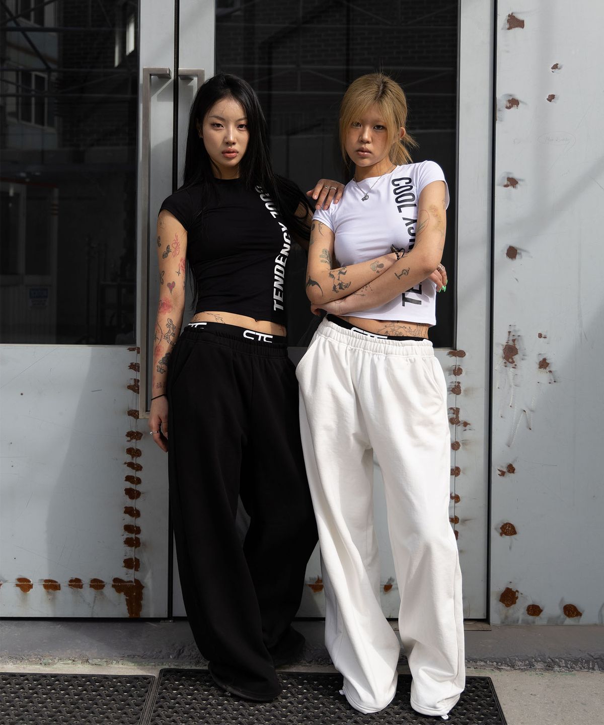 씨티씨(CTC) Signature tendency tee (black)