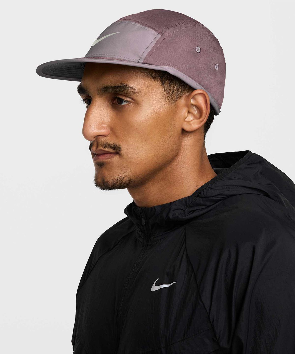 나이키(NIKE) 플라이 드라이 핏 언스트럭처 스우시 캡 - 타투:라이트 바이올렛 오어:앤트러사이트:씨 글래스 / FB5624-502