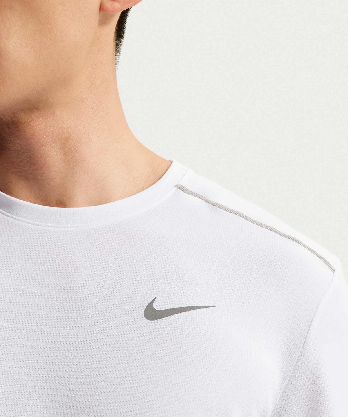나이키(NIKE) 마일러 드라이 핏 UV 차단 반소매 러닝 탑 M - 화이트 / IF2083-100