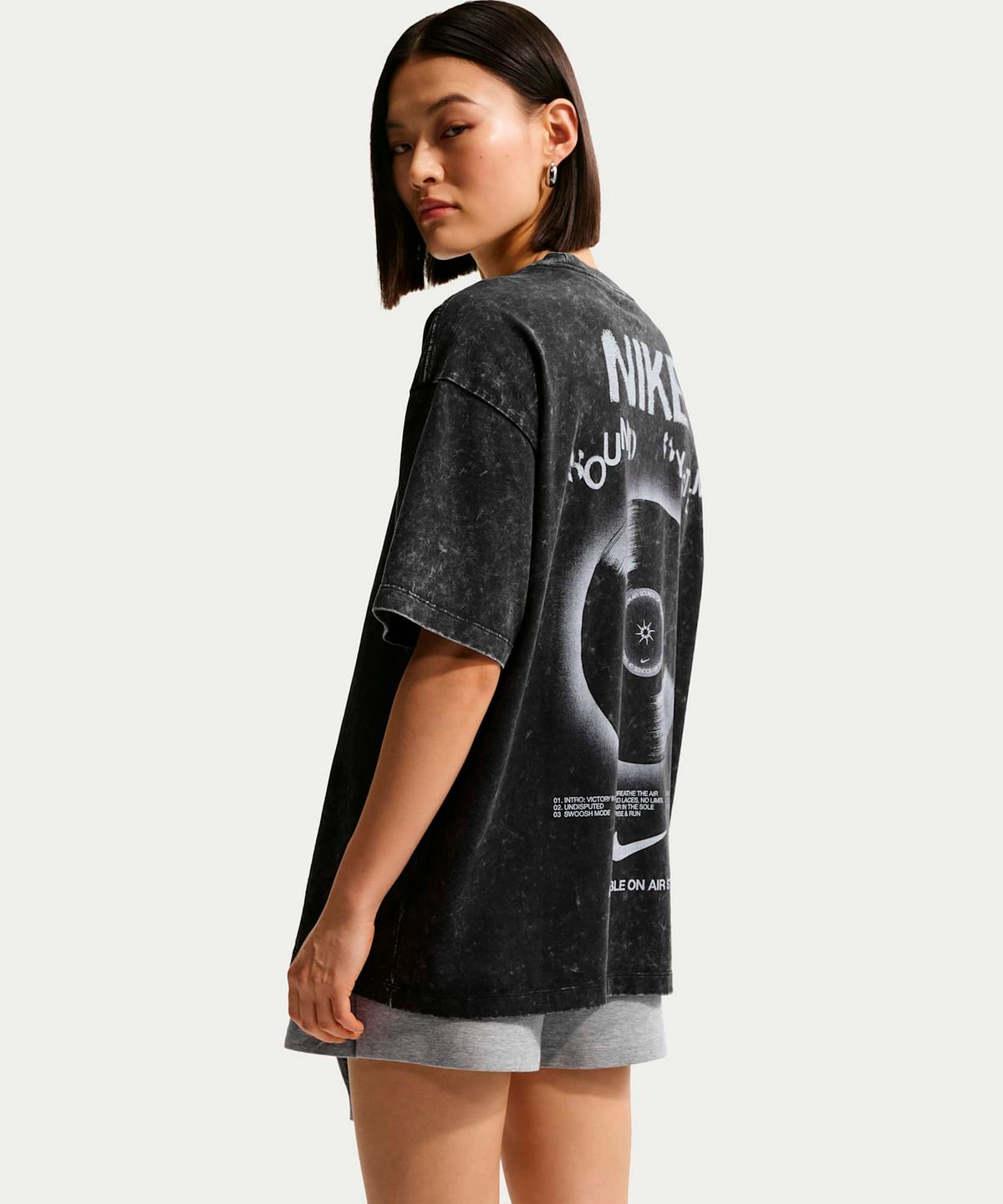 나이키(NIKE) 스포츠웨어 클래식 오버사이즈 티셔츠 W - 블랙 / IV2035-010