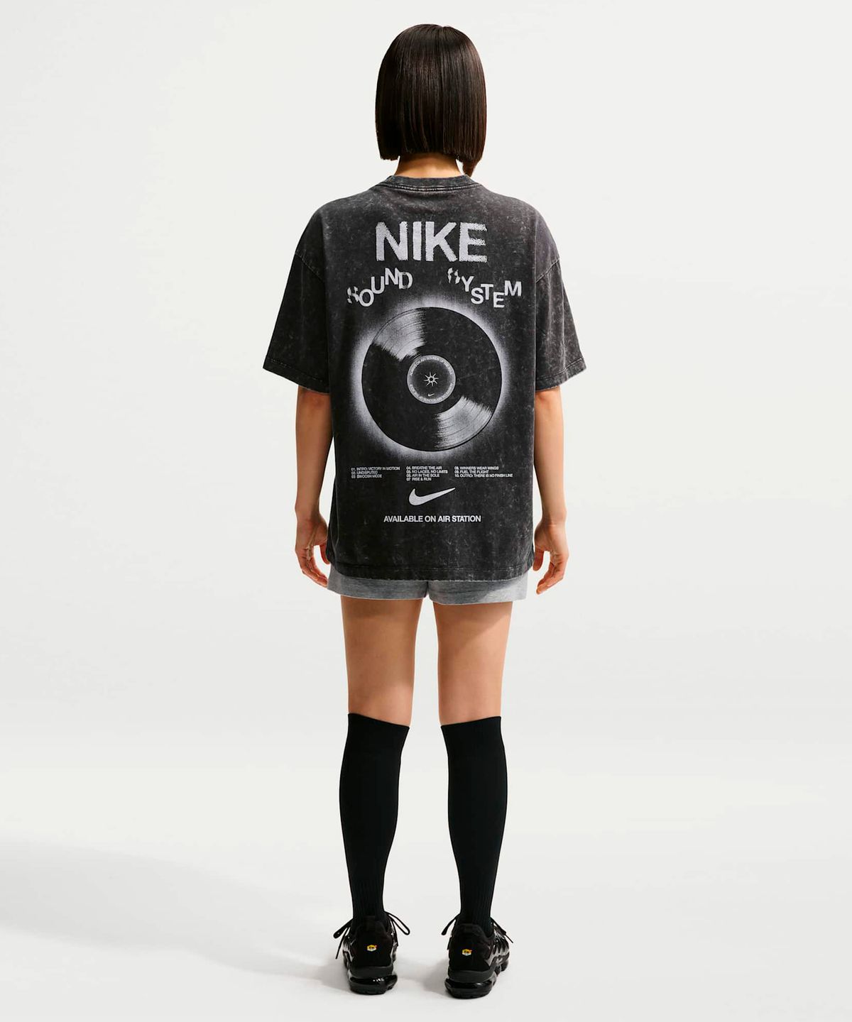 나이키(NIKE) 스포츠웨어 클래식 오버사이즈 티셔츠 W - 블랙 / IV2035-010