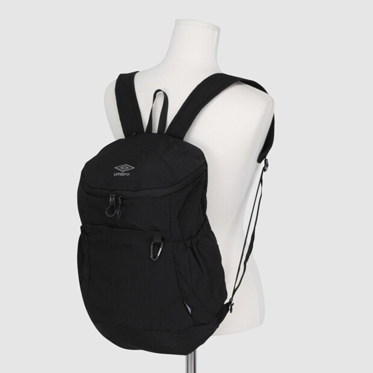 엄브로(UMBRO) 팩잇 경량 패커블 백팩 (15L) 블랙 UR223CBP41