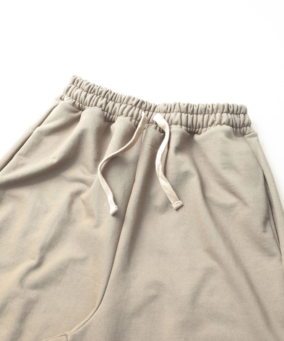 씨에이치사공사(CH.404) WIDE BAGGY SWEAT PANTS BEIGE