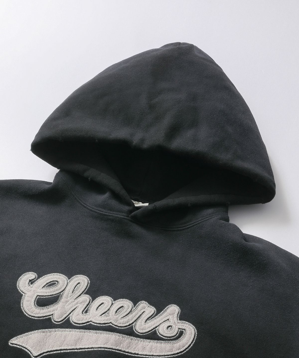 씨에이치사공사(CH.404) CHEERS HOODIE BLACK