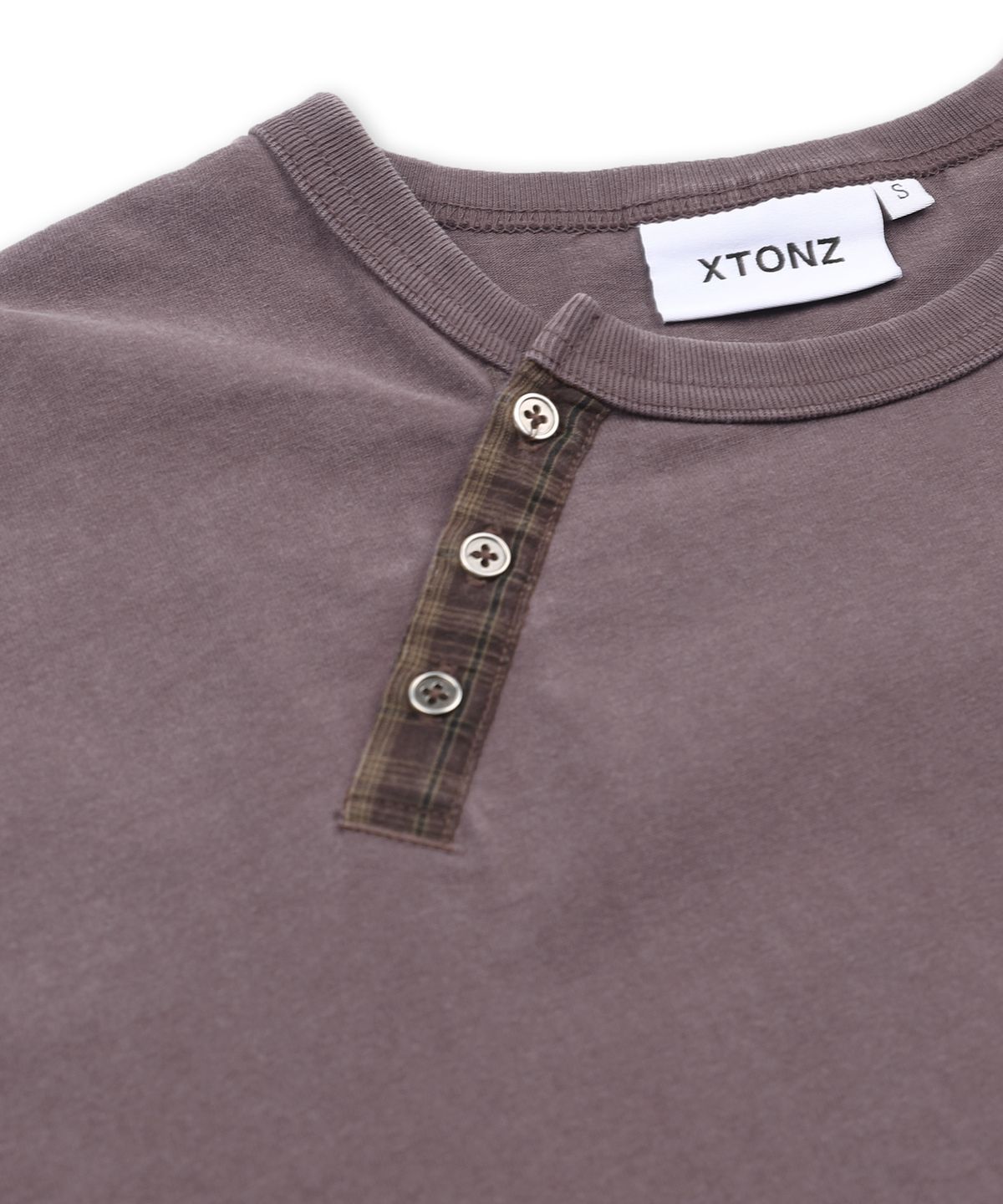 엑스톤즈(XTONZ) XTT154 체크 헨리넥 워싱 크롭 티셔츠 (PURPLE/BROWN)