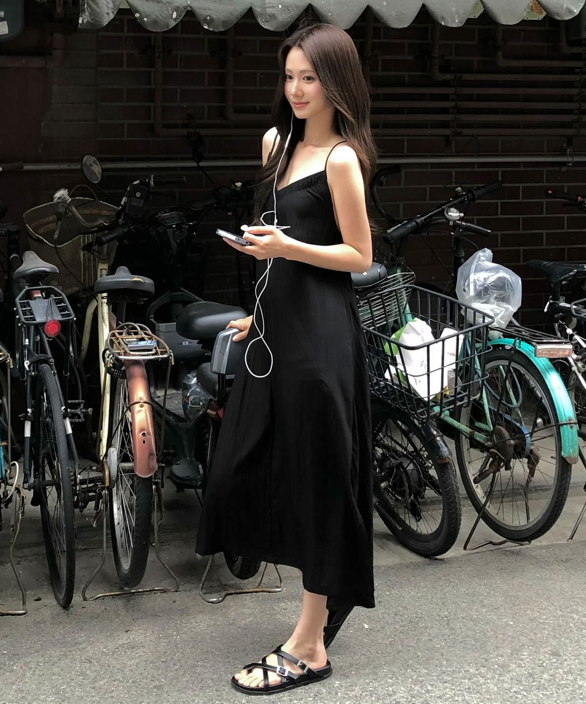 마인드브릿지 우먼(MIND BRIDGE WOMEN) [W]브이넥 블랙 슬리브리스 롱 원피스