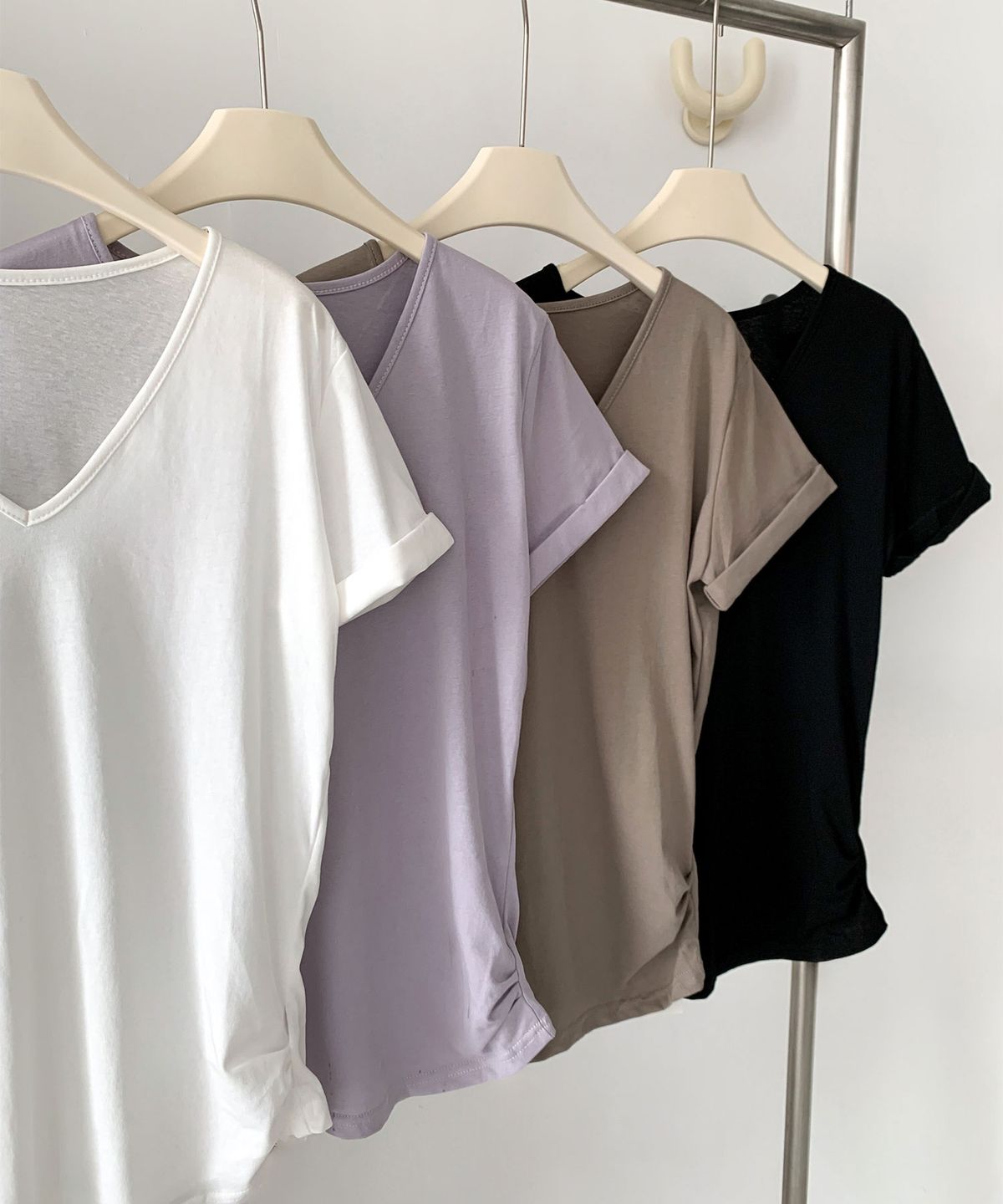 바스카라(VASCARA) Deep V-neck Regular Short-Sleeved T-shirt (4colors)