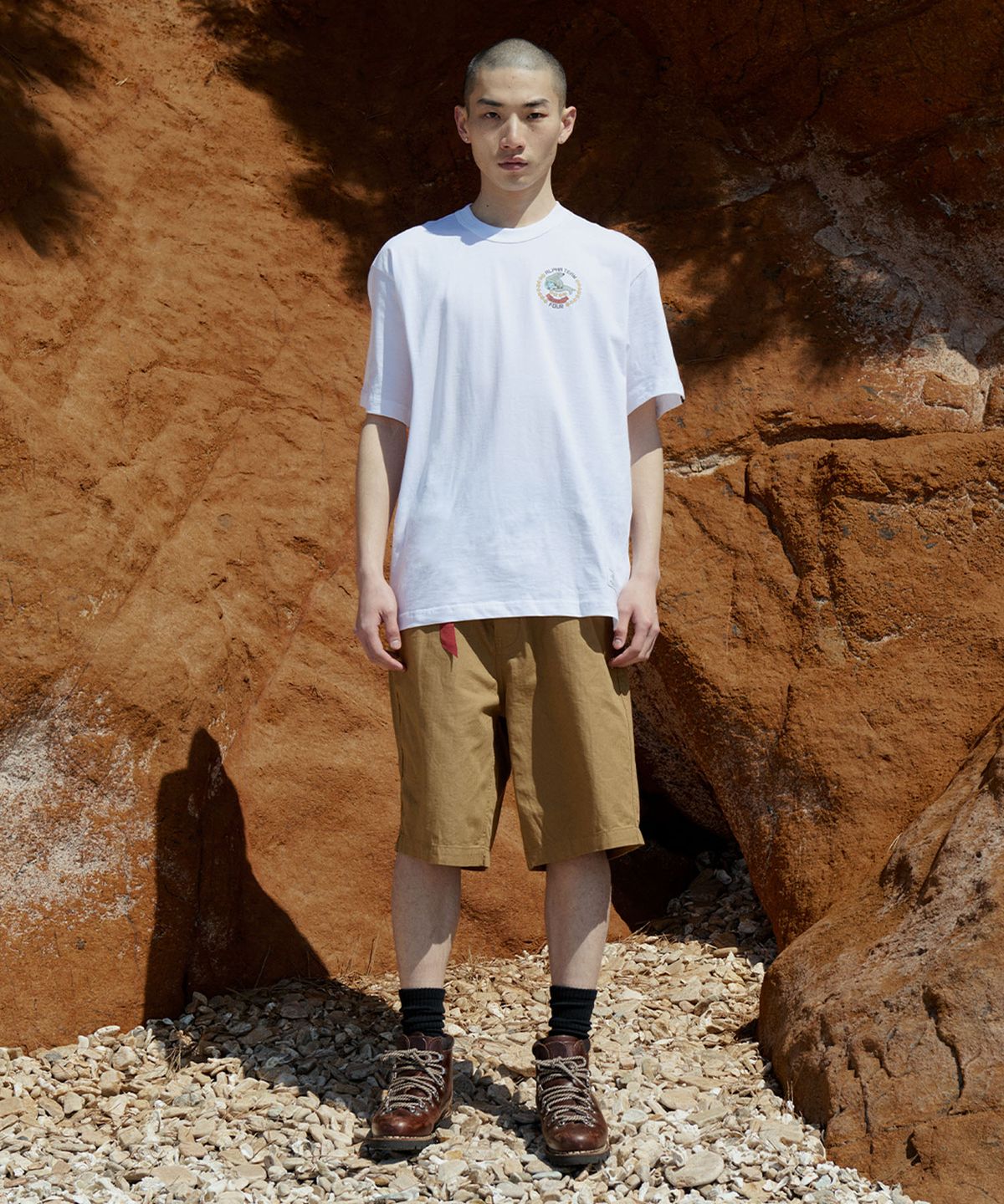 알파 인더스트리(ALPHA INDUSTRIES) 릴랙스드 알파 씰 티셔츠 화이트