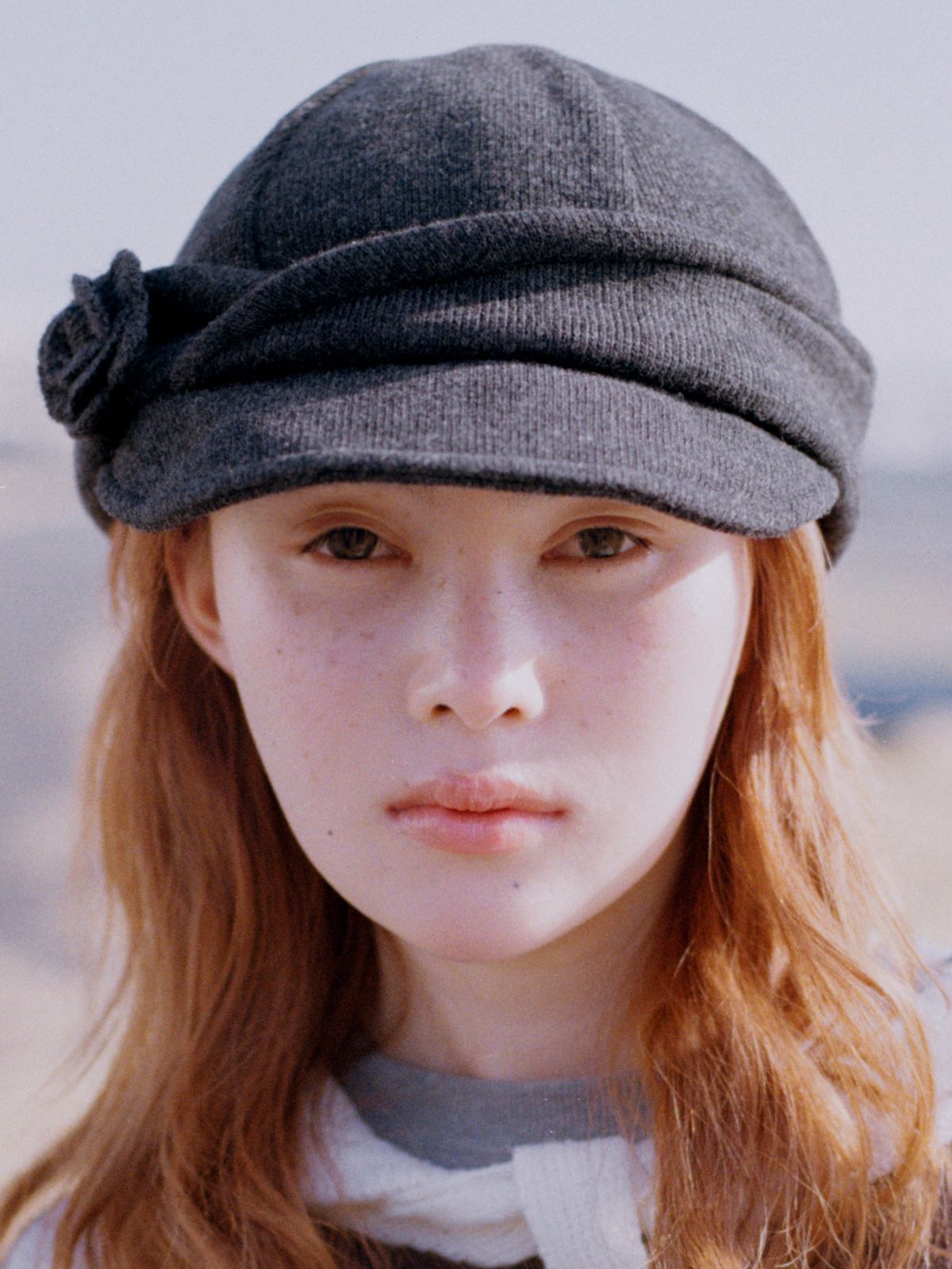 포에지담(POESIEDAME) KNIT FLAP MARGOT HAT IN GRAY