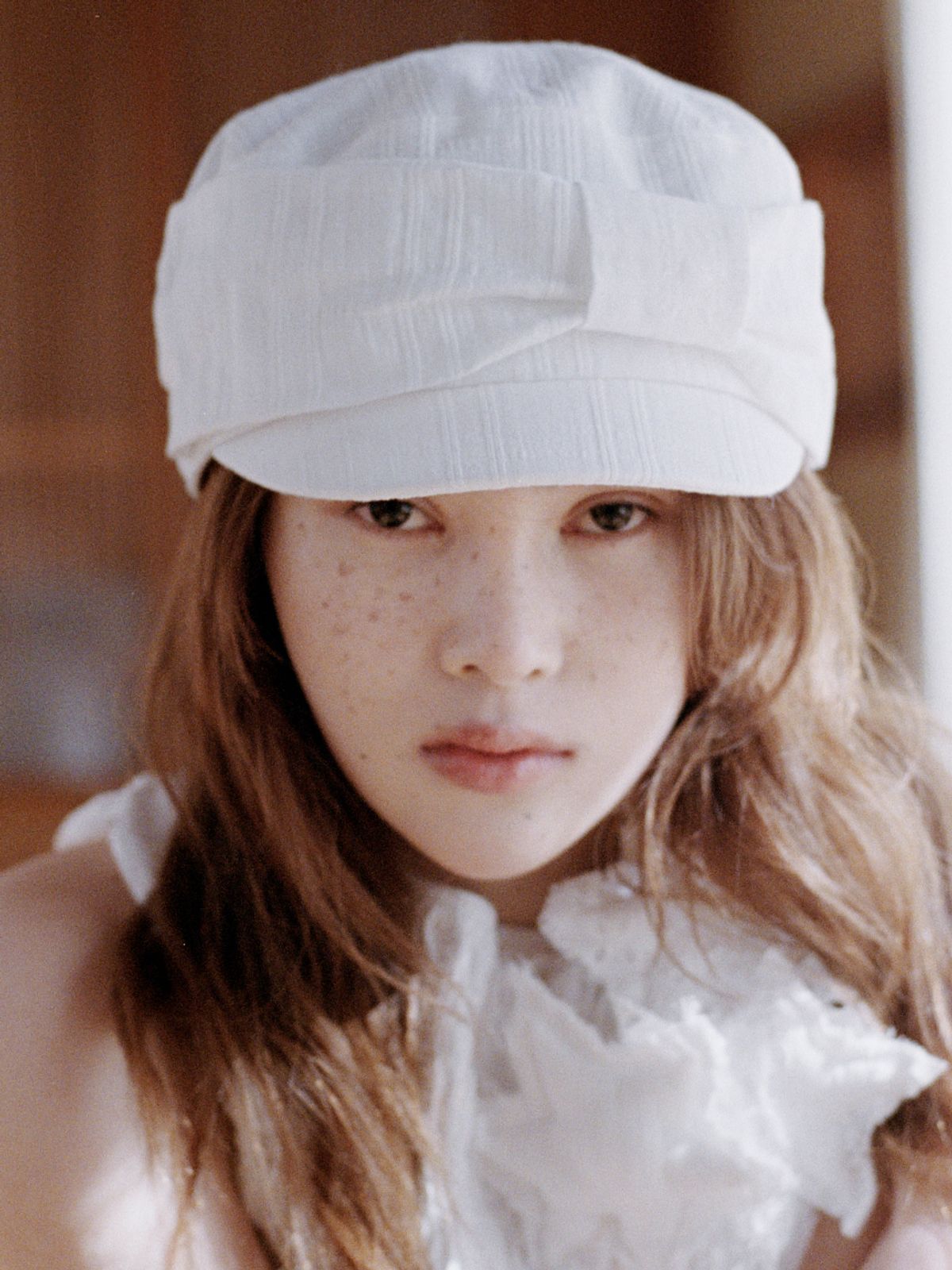 포에지담(POESIEDAME) RUBAN NOUVELLE MARGOT HAT IN WHITE