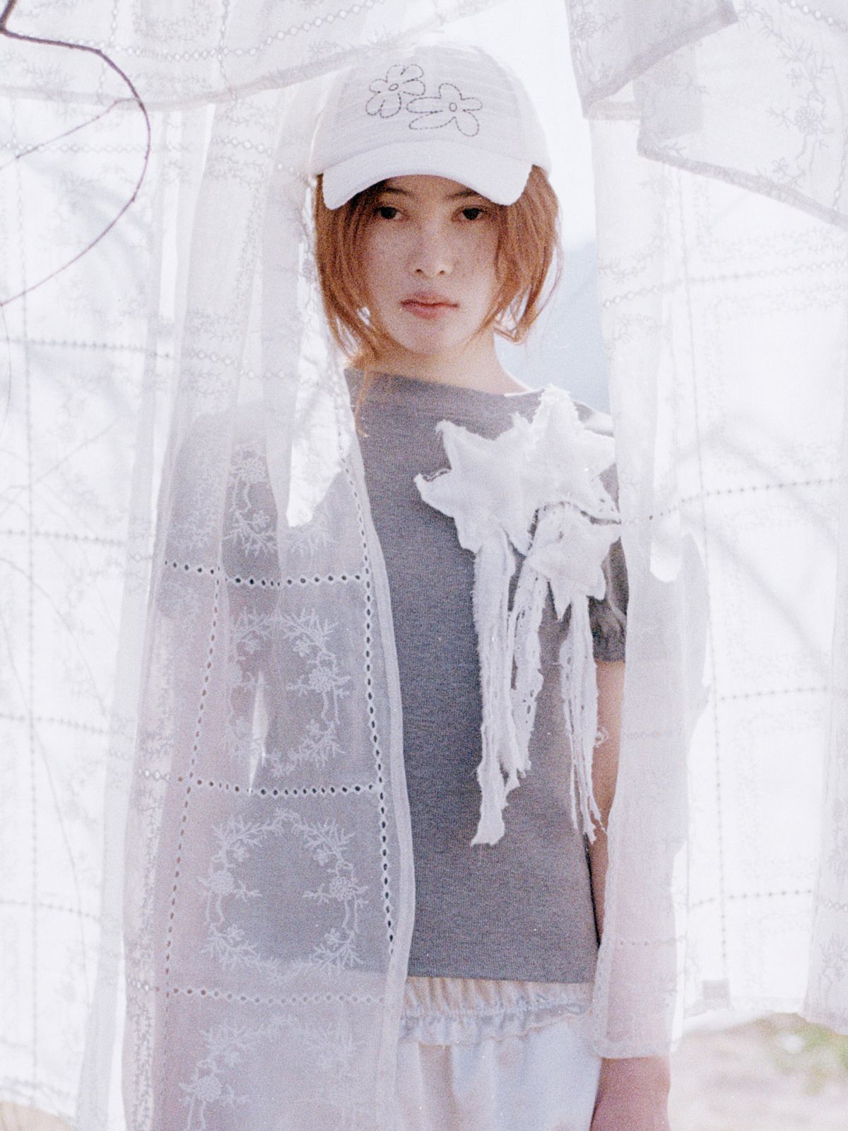 포에지담(POESIEDAME) POSY CAP IN WHITE