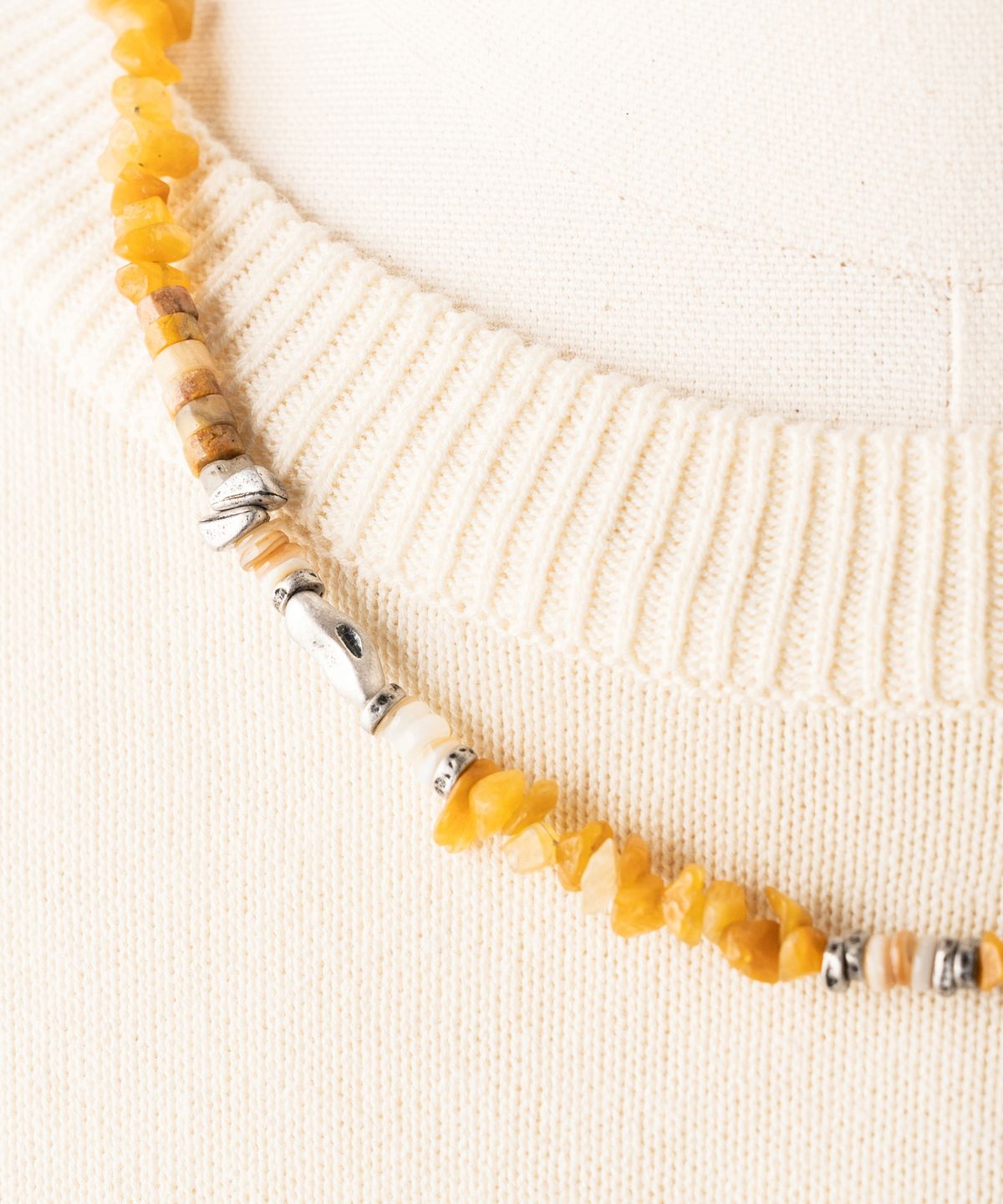 와일드 브릭스(WILD BRICKS) W25 STONE BEAD NECKLACE (yellow)