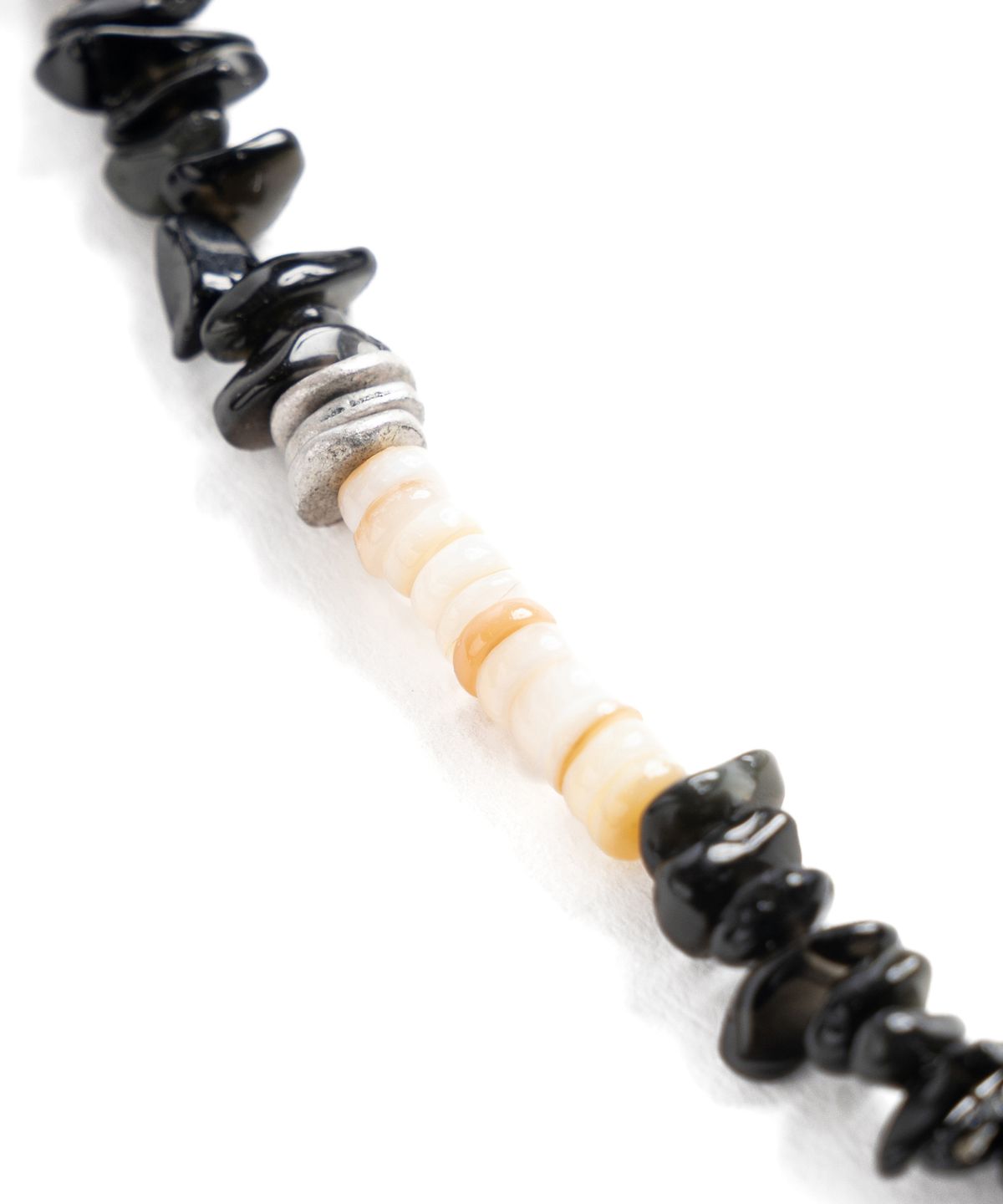 와일드 브릭스(WILD BRICKS) W25 STONE BEAD NECKLACE (black)