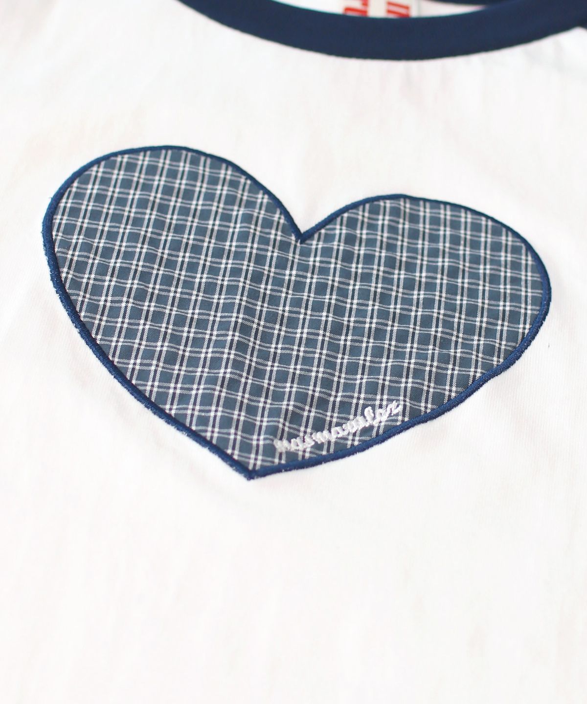 마스마룰즈 어패럴(MASMARULEZ APPAREL) Heart Applique Raglan Long Sleeve_Navy