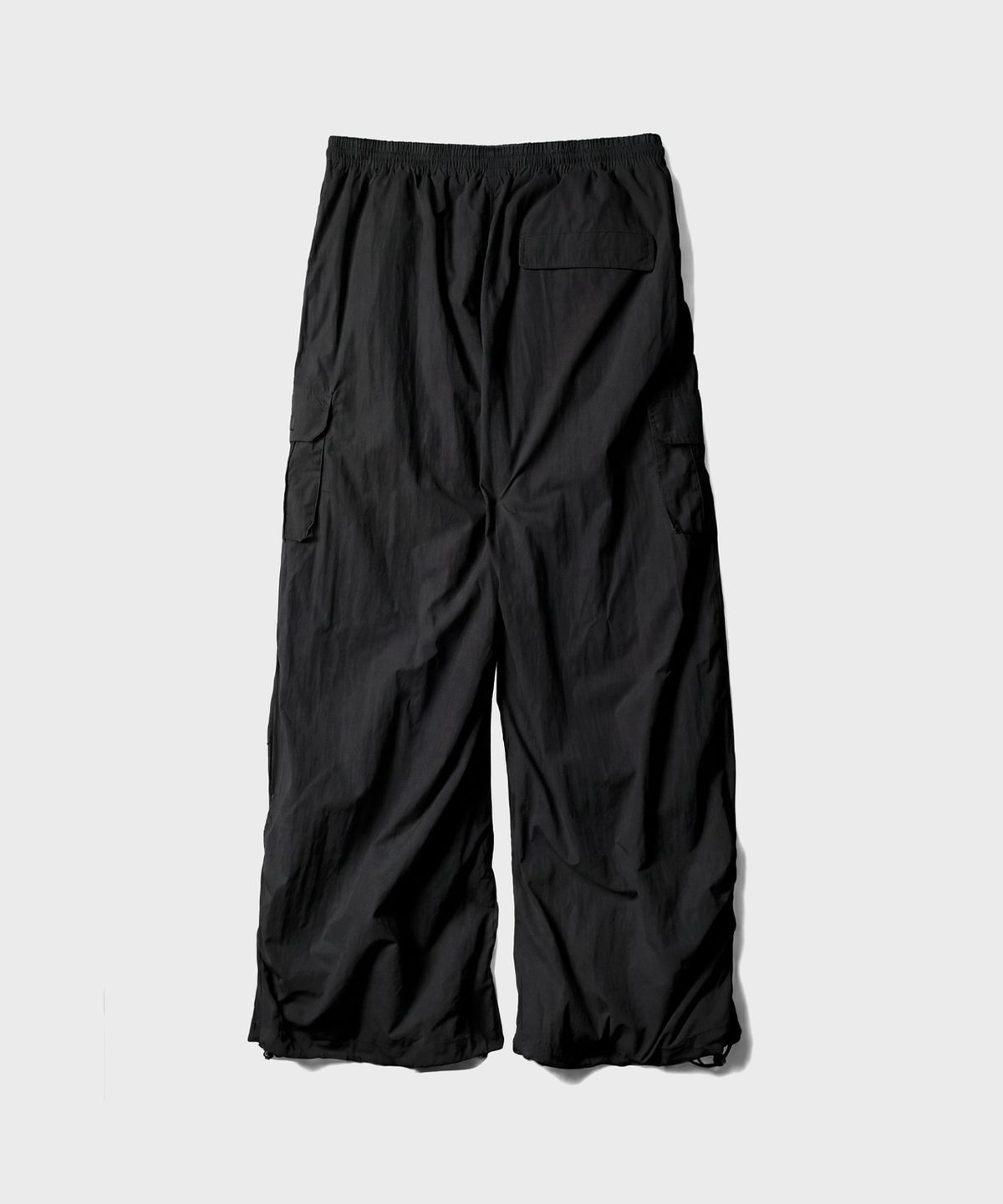 마스마룰즈 어패럴(MASMARULEZ APPAREL) Essential Parasuit Shirring Cargo Pants_Black