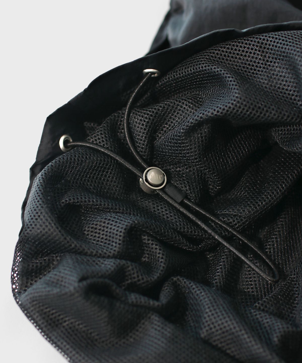 마스마룰즈 어패럴(MASMARULEZ APPAREL) Essential Parasuit Shirring Cargo Pants_Black