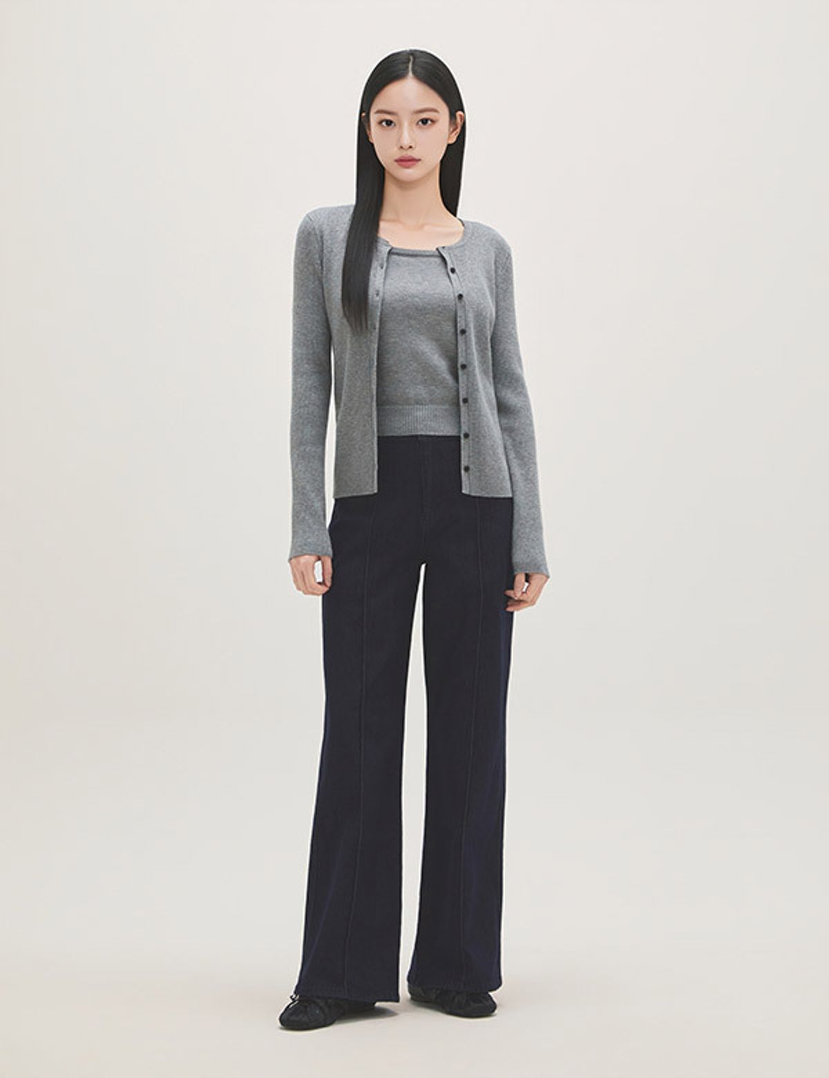 로엠(ROEM) 핀턱 와이드 데님 RMTJG24G13