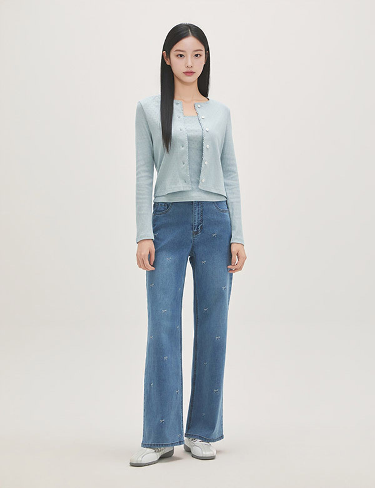 로엠(ROEM) 자수 데님 팬츠 RMTJG24G15
