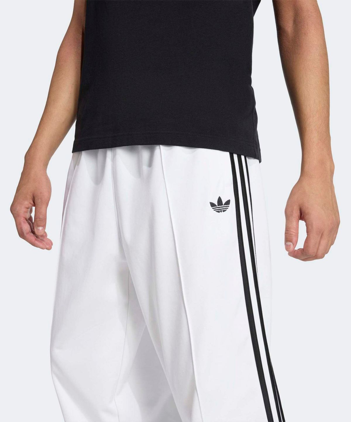 아디다스(ADIDAS) 배기 트랙 팬츠 - 화이트 / KE3499