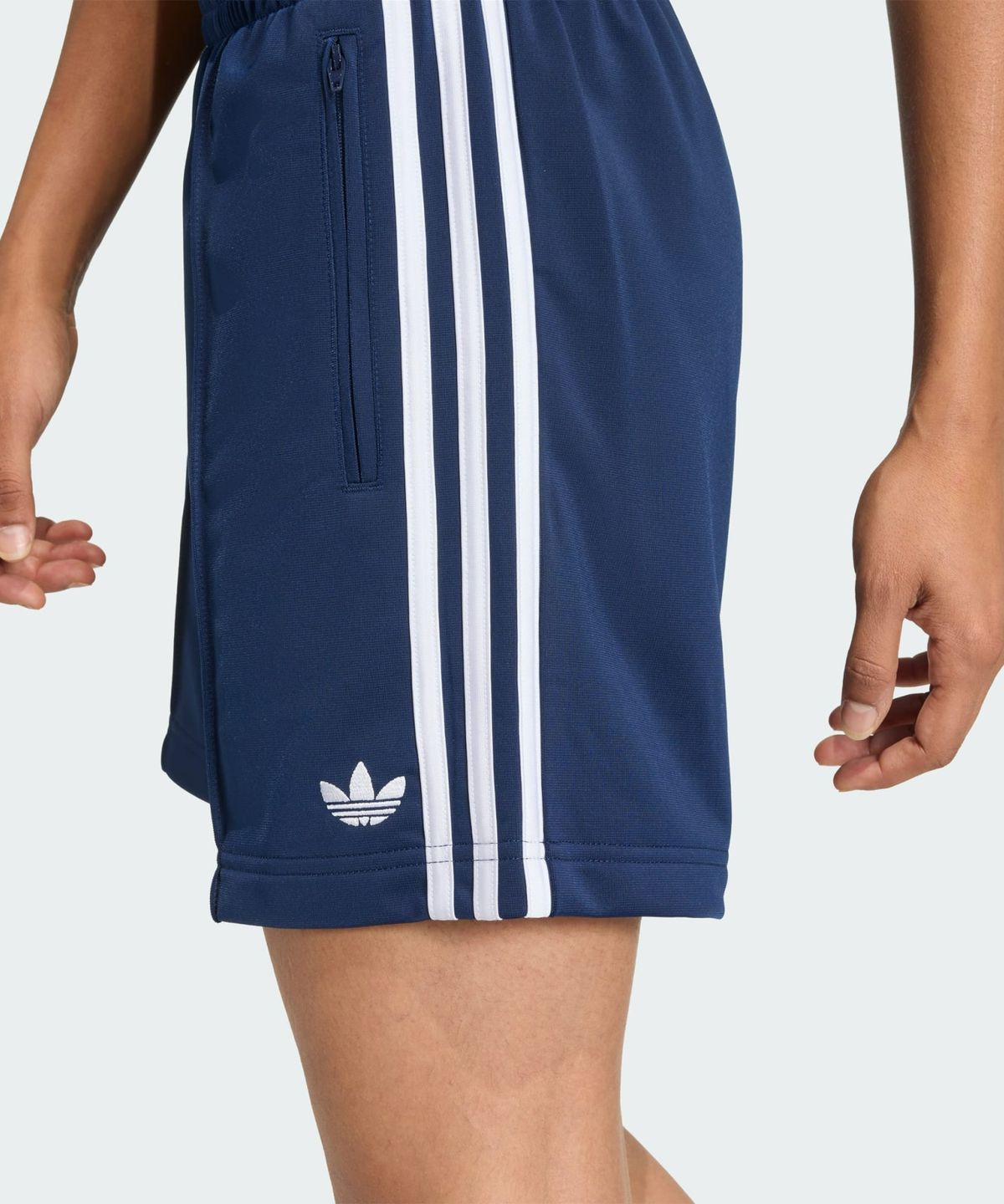 아디다스(ADIDAS) 파이어버드 클래식 숏 팬츠 - 나이트인디고 / KQ9633