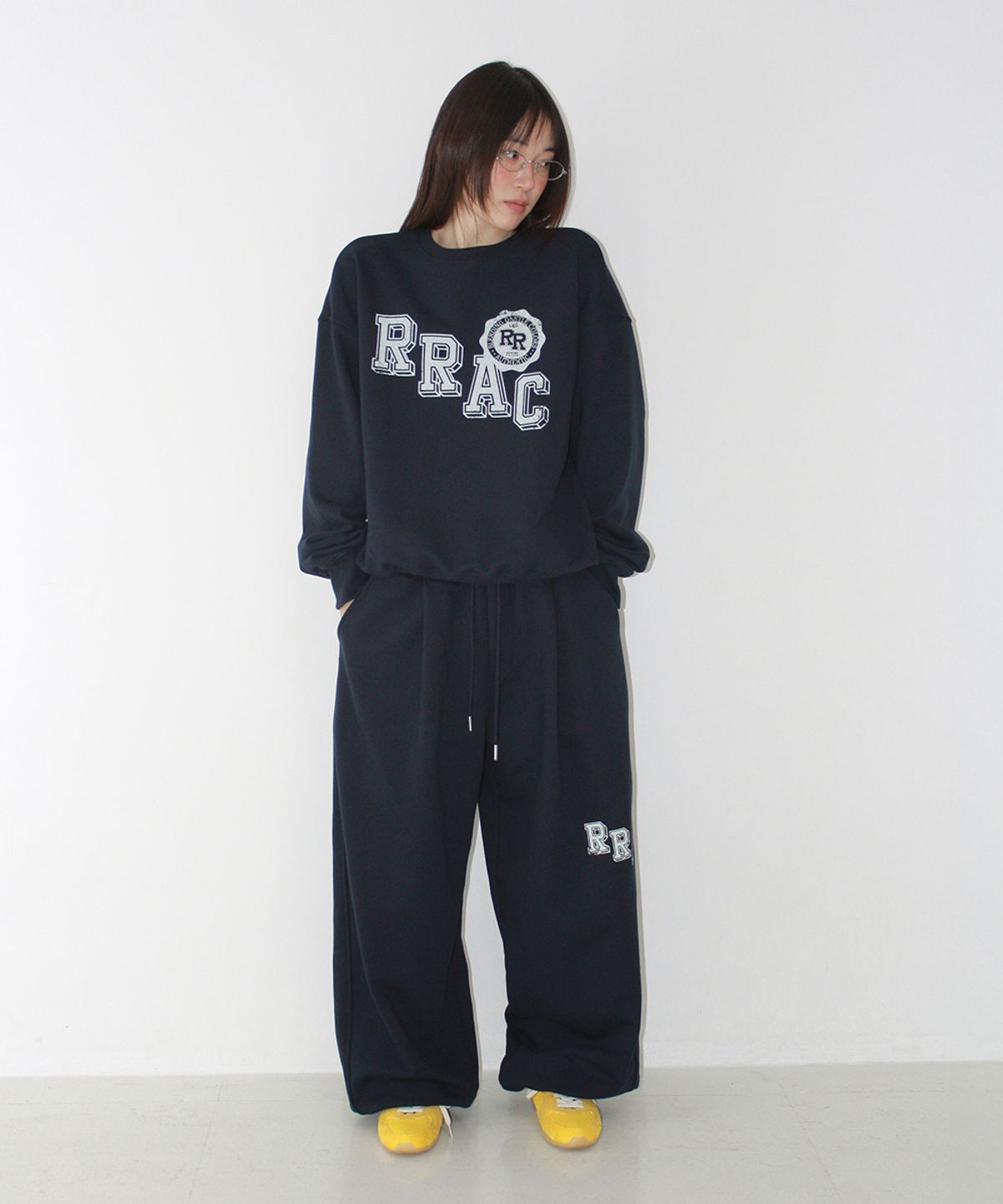론론(RONRON) RRAC GRAPHIC SWEATSHIRT NAVY