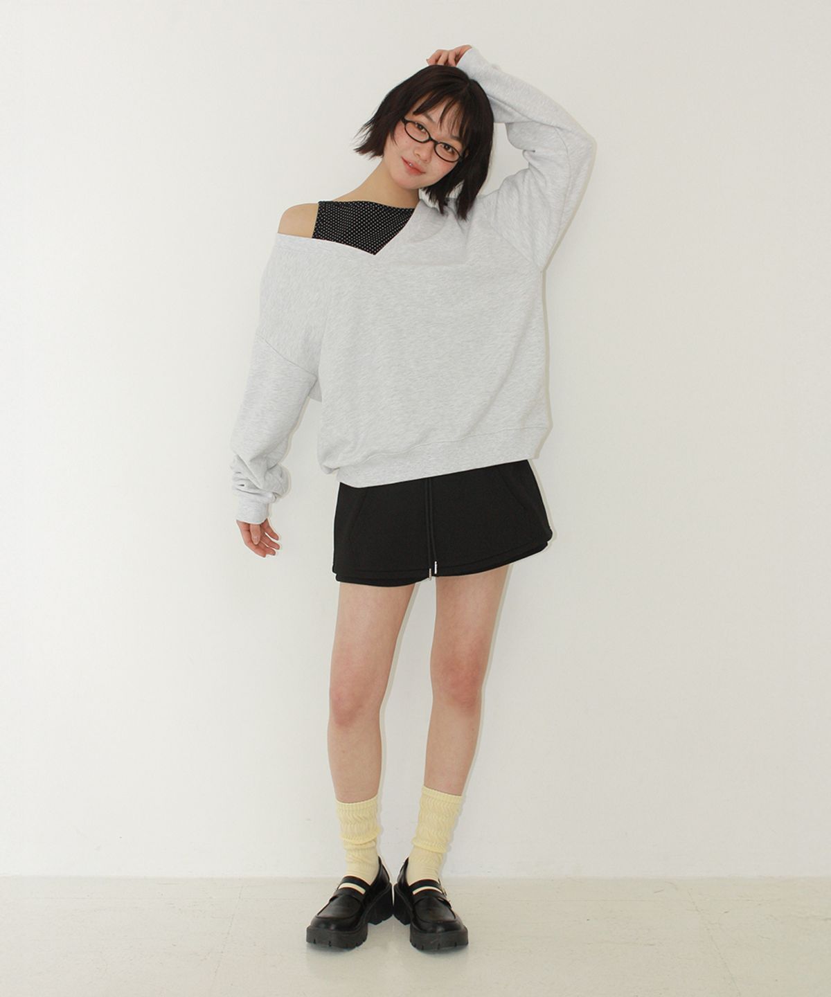 론론(RONRON) RRAC V NECK OVER FIT SWEATSHIRT WHITE MELANGE