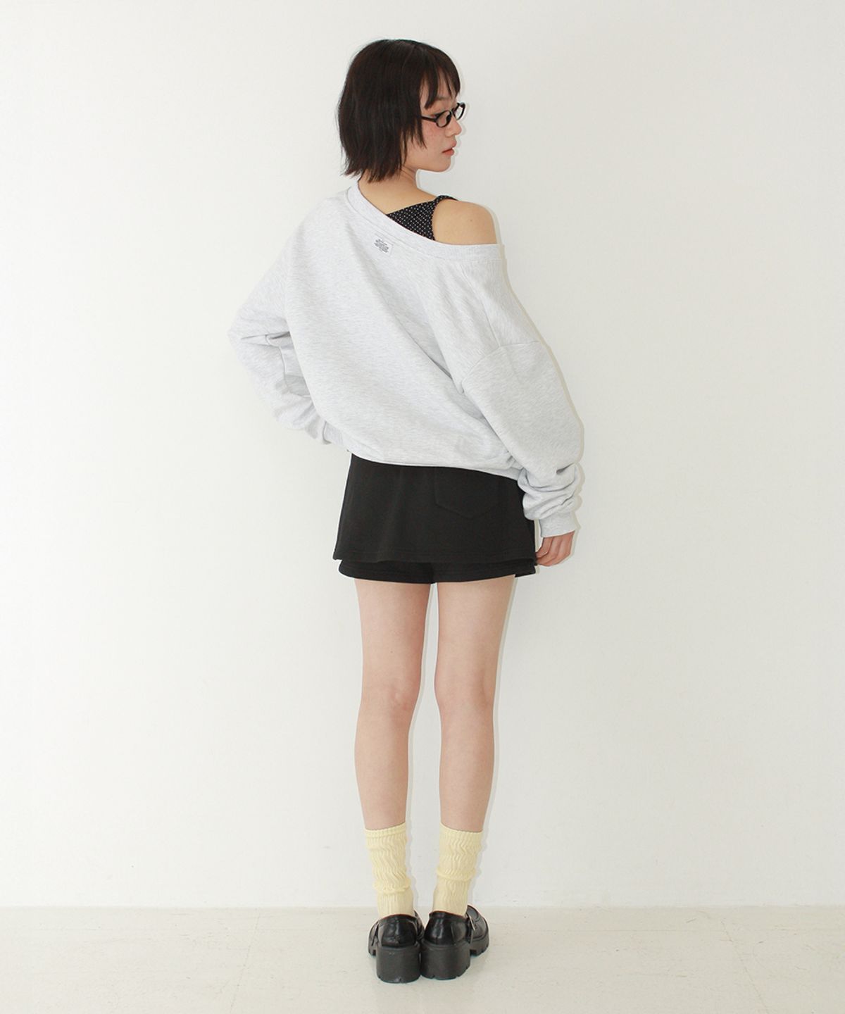 론론(RONRON) RRAC V NECK OVER FIT SWEATSHIRT WHITE MELANGE