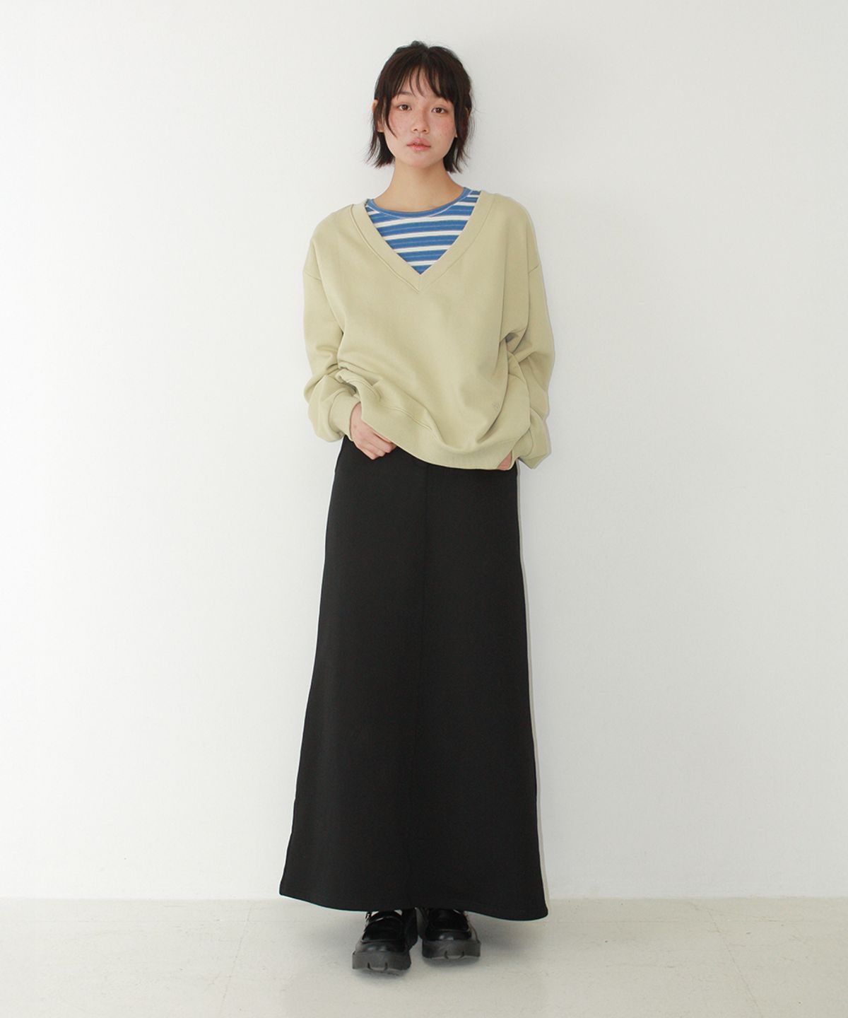 론론(RONRON) RRAC V NECK OVER FIT SWEATSHIRT SOFT GREEN