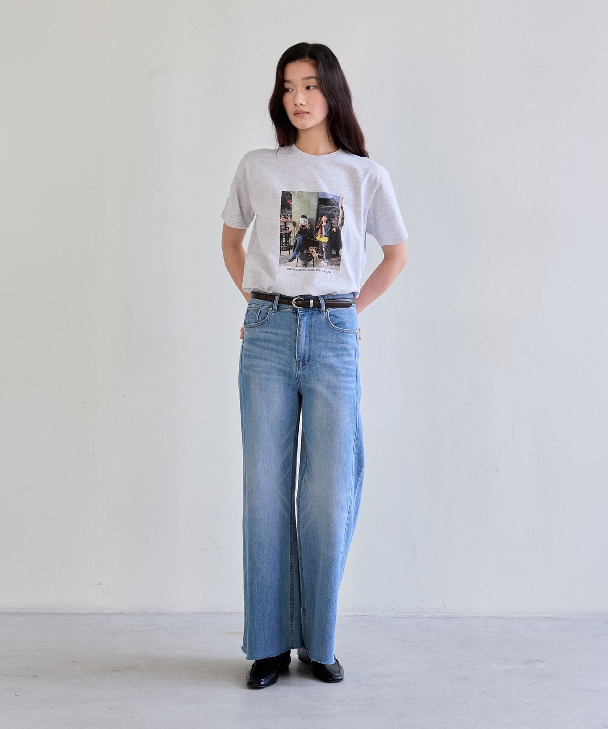 더엘로(THEELO) 사이드 패널 디테일 데님 팬츠 (Light Blue)