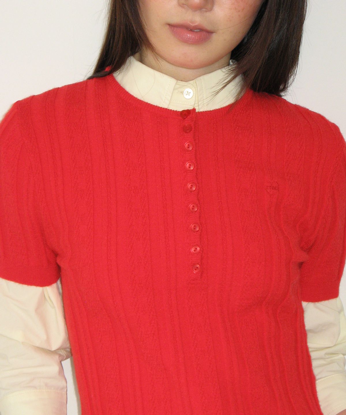 론론(RONRON) BUTTON POINT SLIM SHORT SLEEVE KNIT RED
