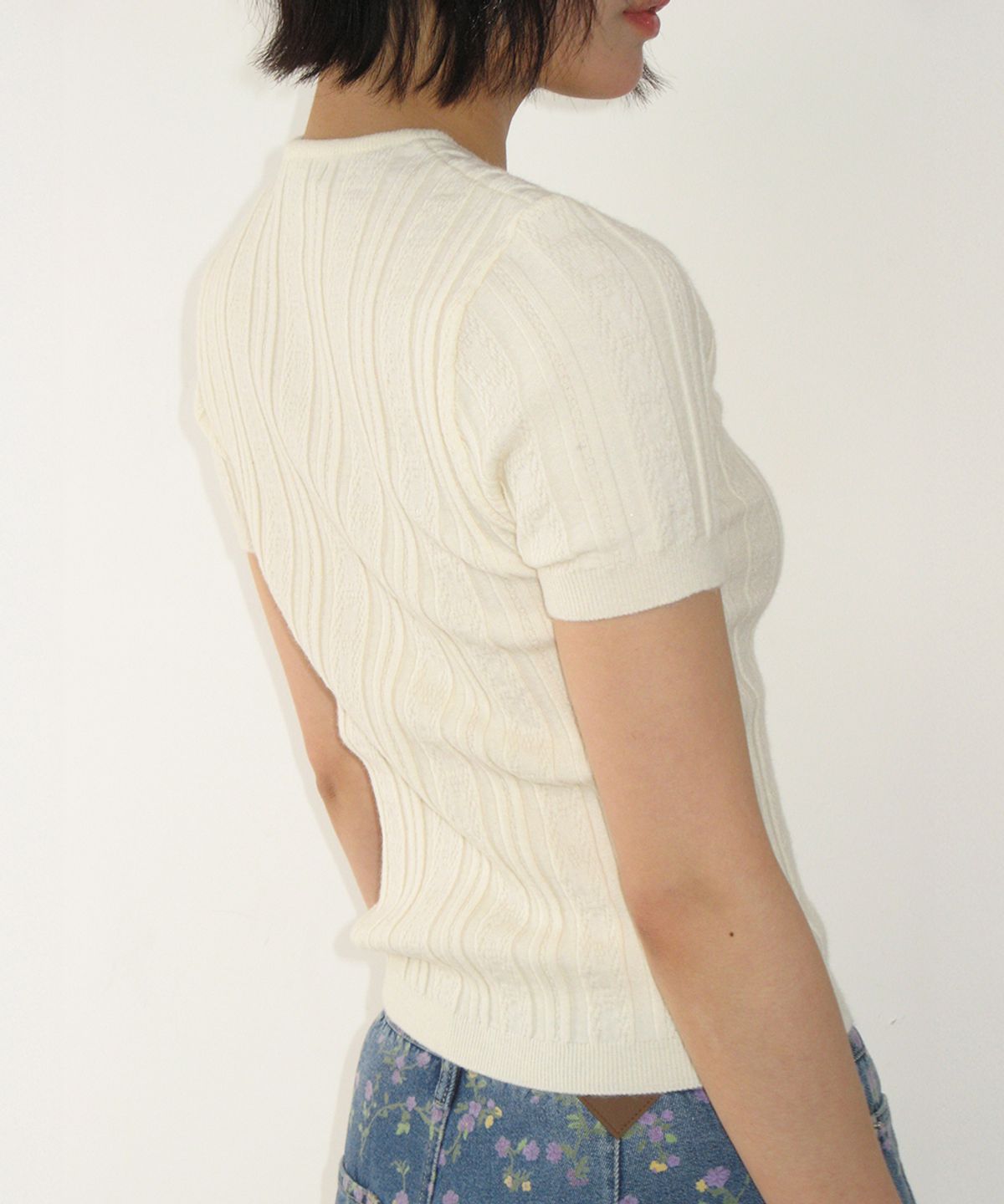 론론(RONRON) BUTTON POINT SLIM SHORT SLEEVE KNIT IVORY