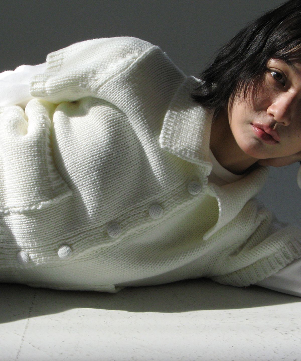 론론(RONRON) POCKET COLLARED KNIT SHORT SLEEVE CARDIGAN IVORY
