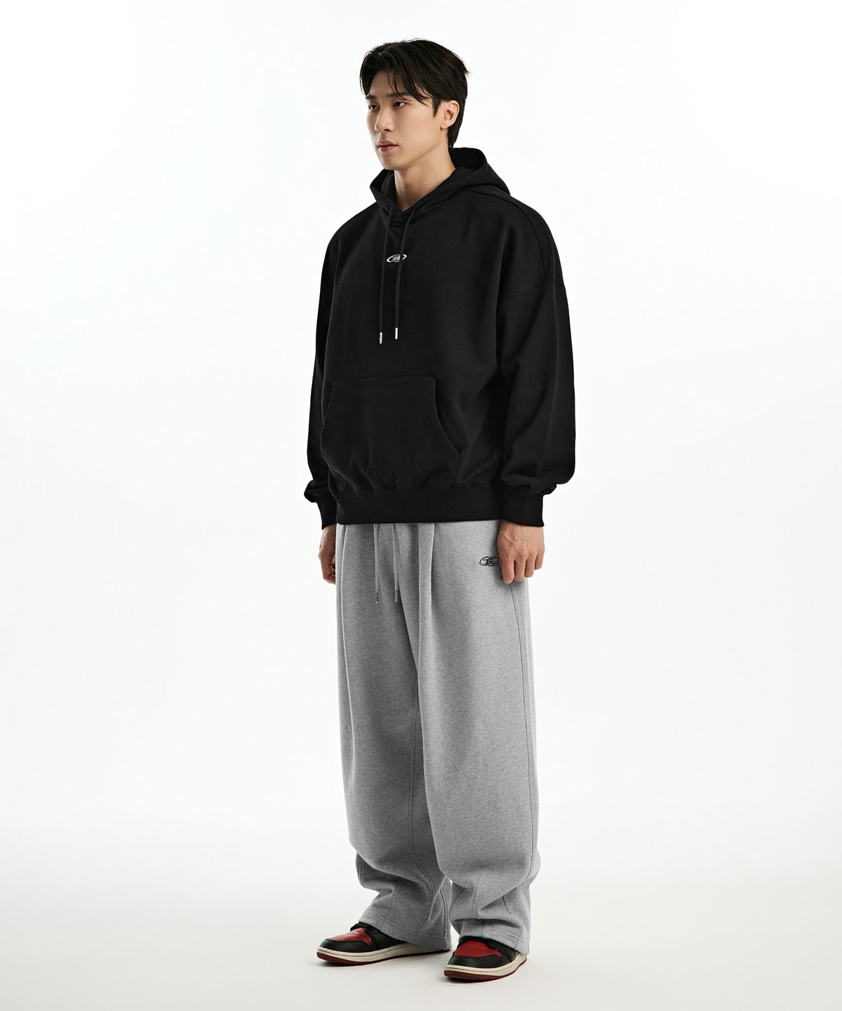 본투윈(BORN TO WIN) CHROME B HOODIE [BLACK]
