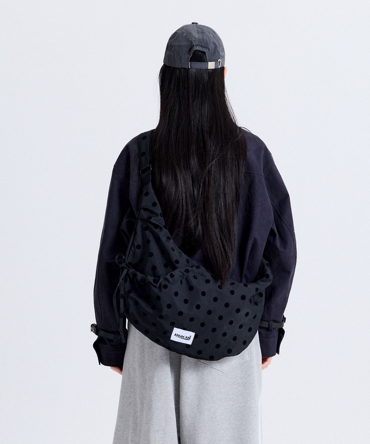 마크니(MACNI) RIBBON POCKET CROSS BAG