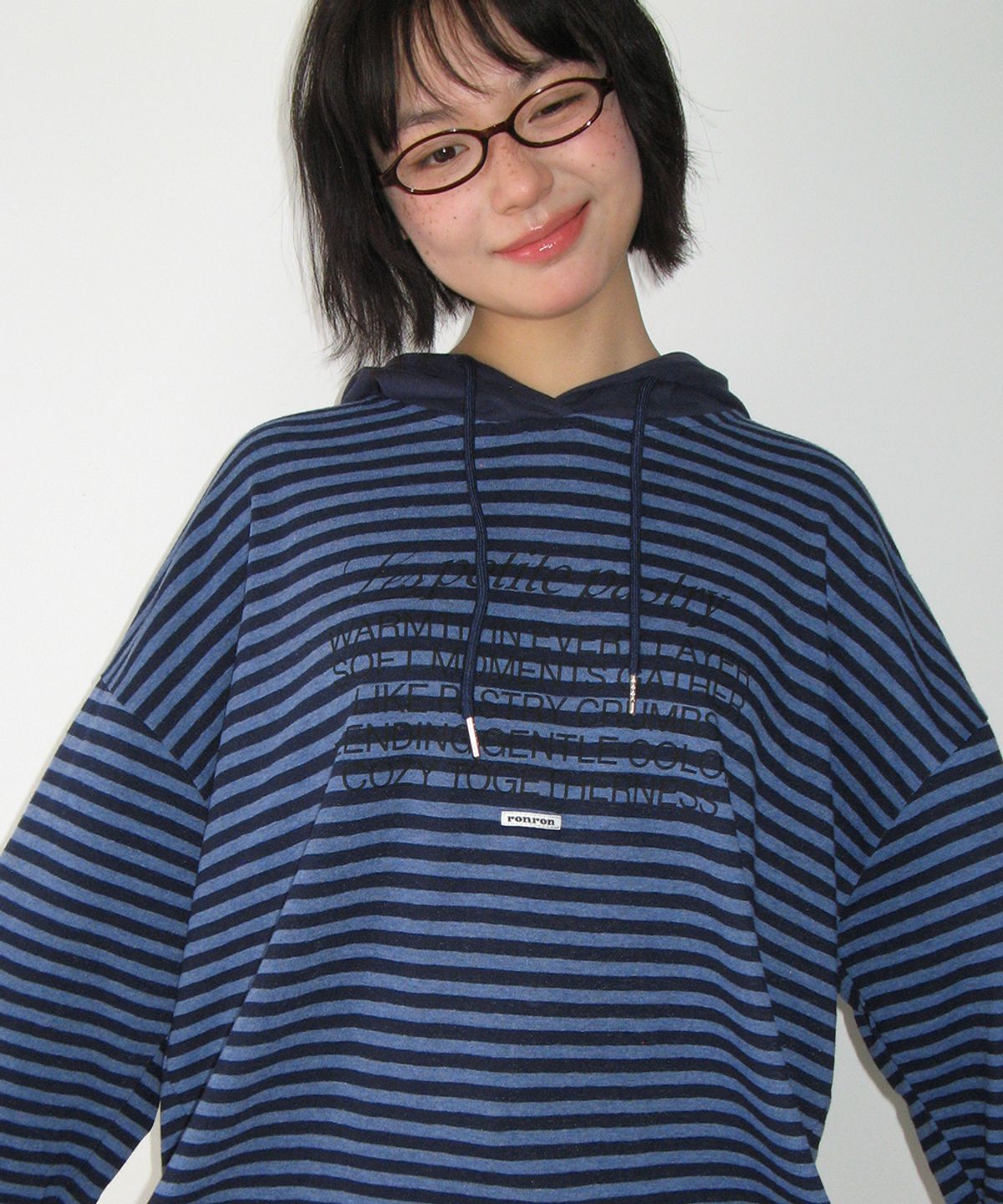 론론(RONRON) STRIPE BLOCKING HOOD LONG SLEEVE NAVY BLUE