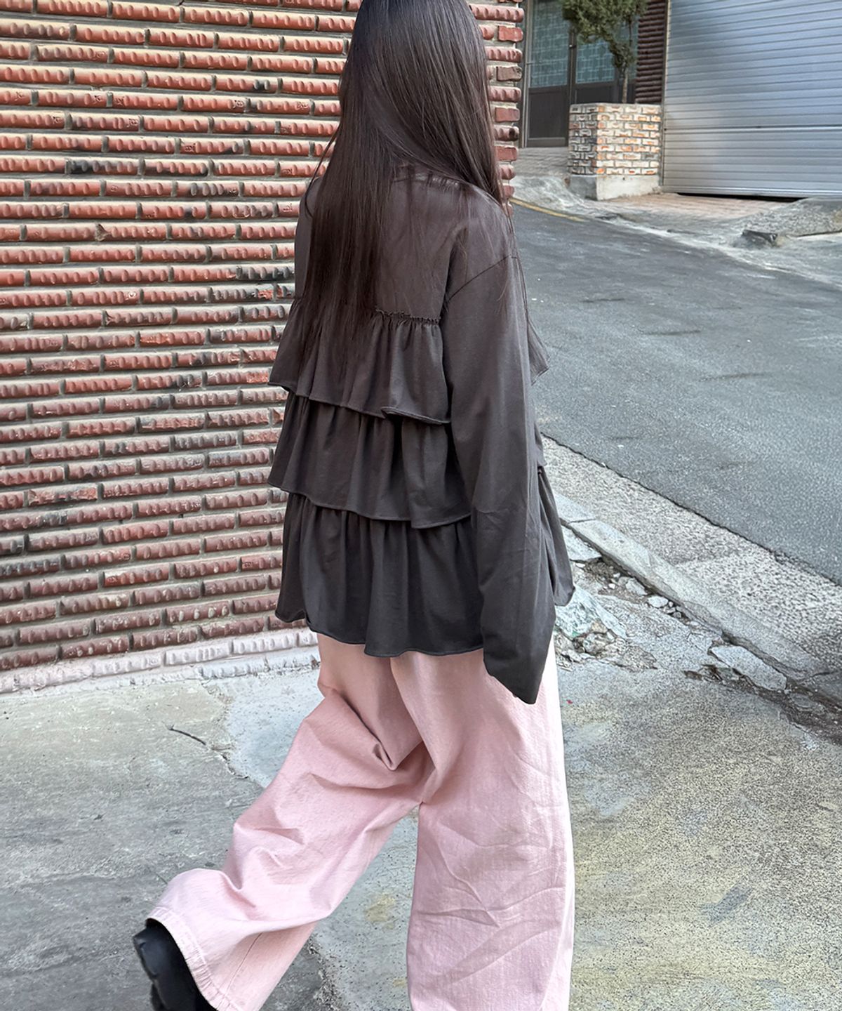론론(RONRON) TIERED LAYERED LONG SLEEVE CHARCOAL