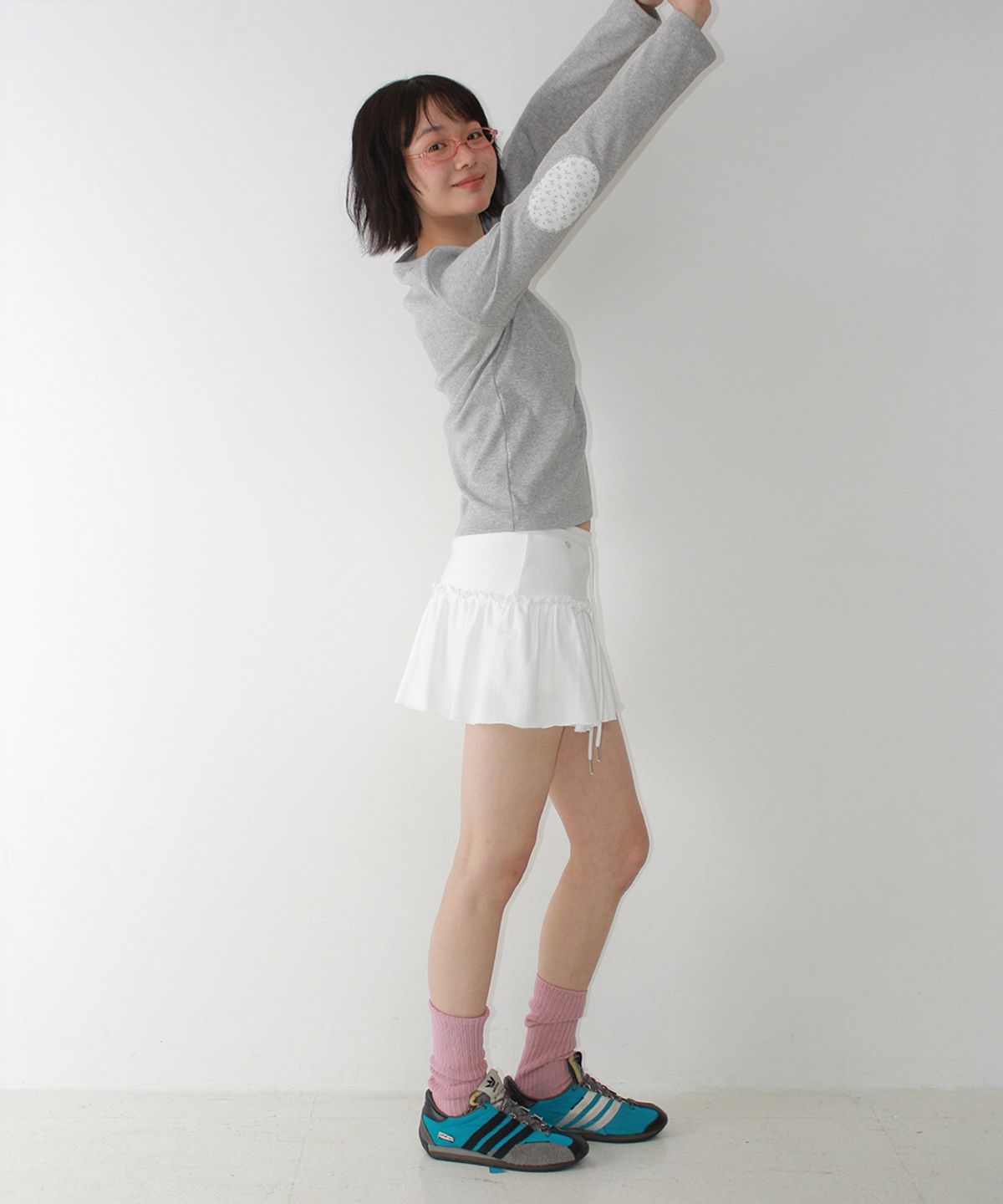 론론(RONRON) FLORAL ELBOW PATCH LONG SLEEVE GREY