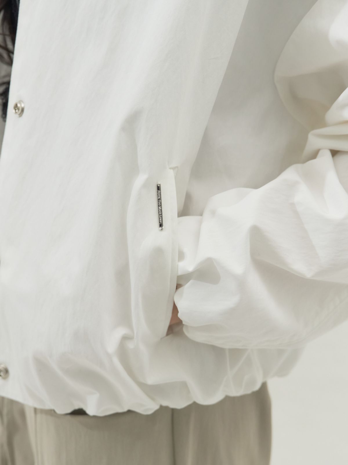 쏘리, 투 머치 러브(SORRY, TOO MUCH LOVE) Soft Air Short Coach Jacket_Ivory