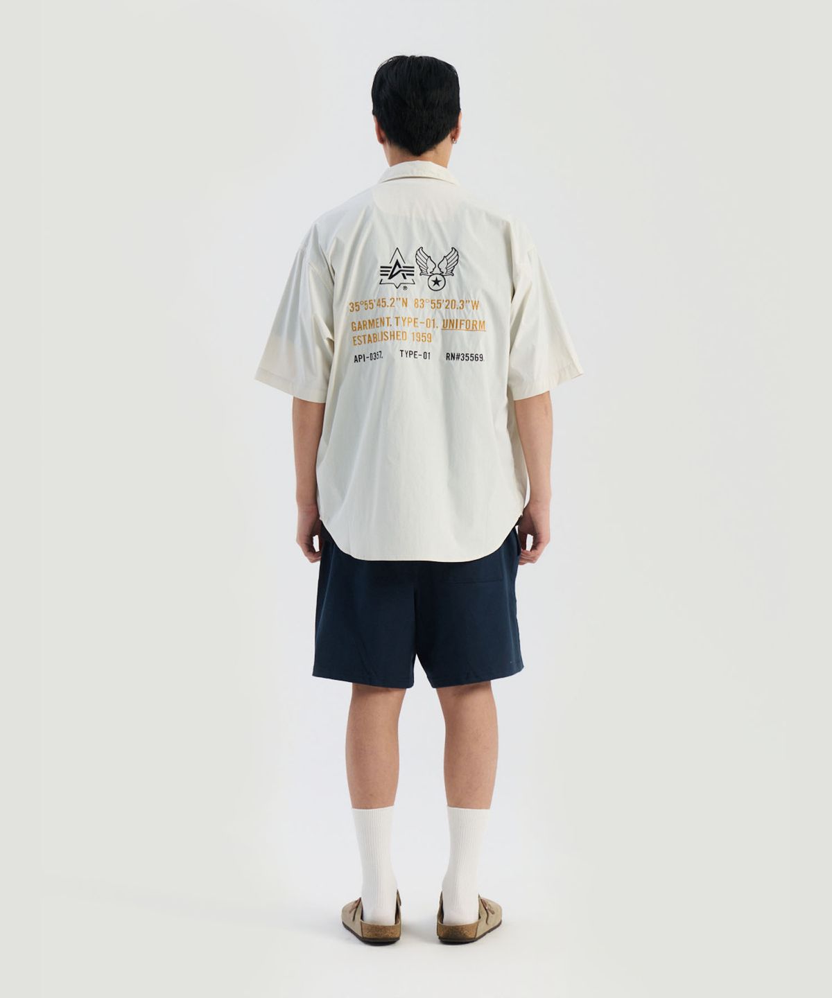 알파 인더스트리(ALPHA INDUSTRIES) SS 퍼티그 릴랙스드 데코 셔츠 듄 화이트