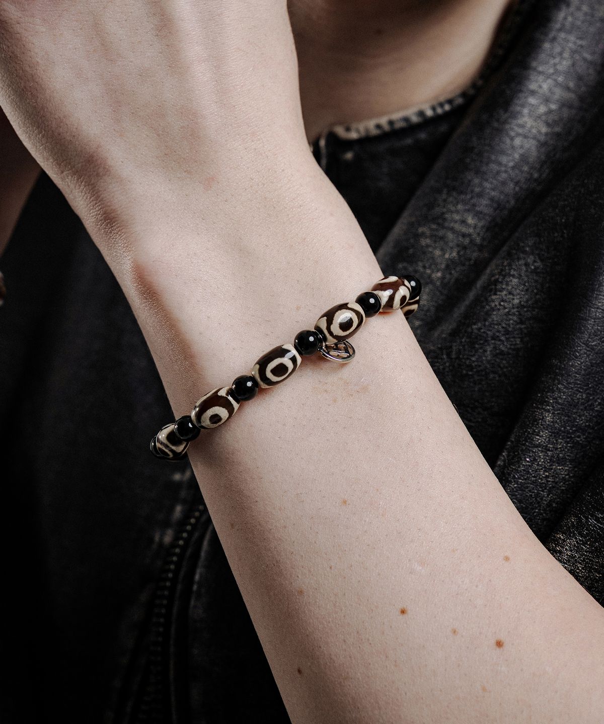 스칼렛또블랙(SCALETTOBLACK) RAM005 Dark Gaze Agate bracelet