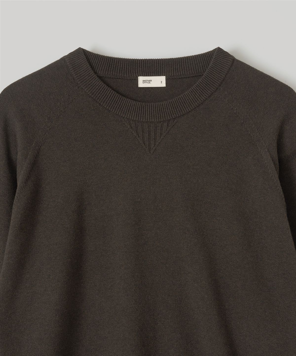 어나더 오피스(ANOTHER OFFICE) Whole Garment Crew-Neck Knit (Dark Brown)