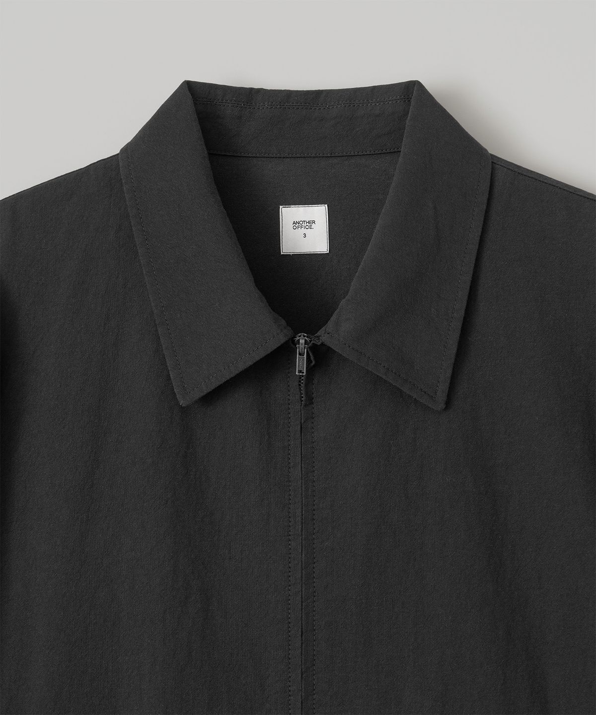 어나더 오피스(ANOTHER OFFICE) Soutien Collar Blouson (Black)