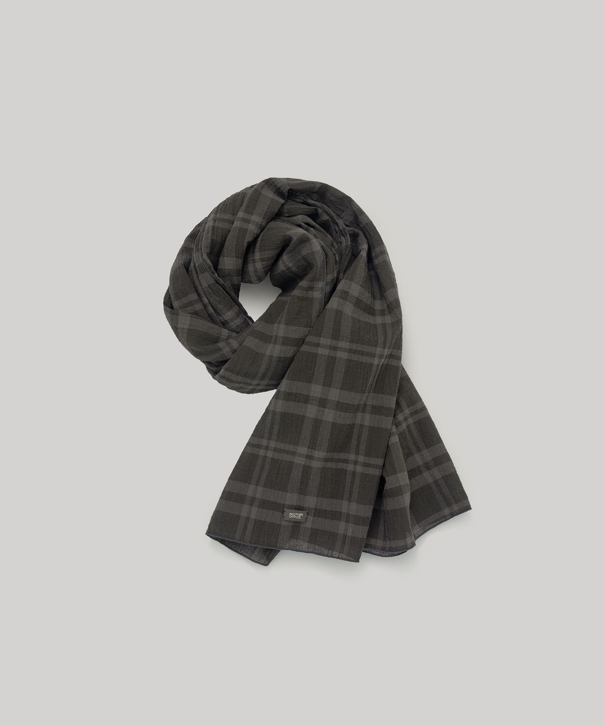 어나더 오피스(ANOTHER OFFICE) Zephyr Washed Scarf (Charcoal Brown Check)