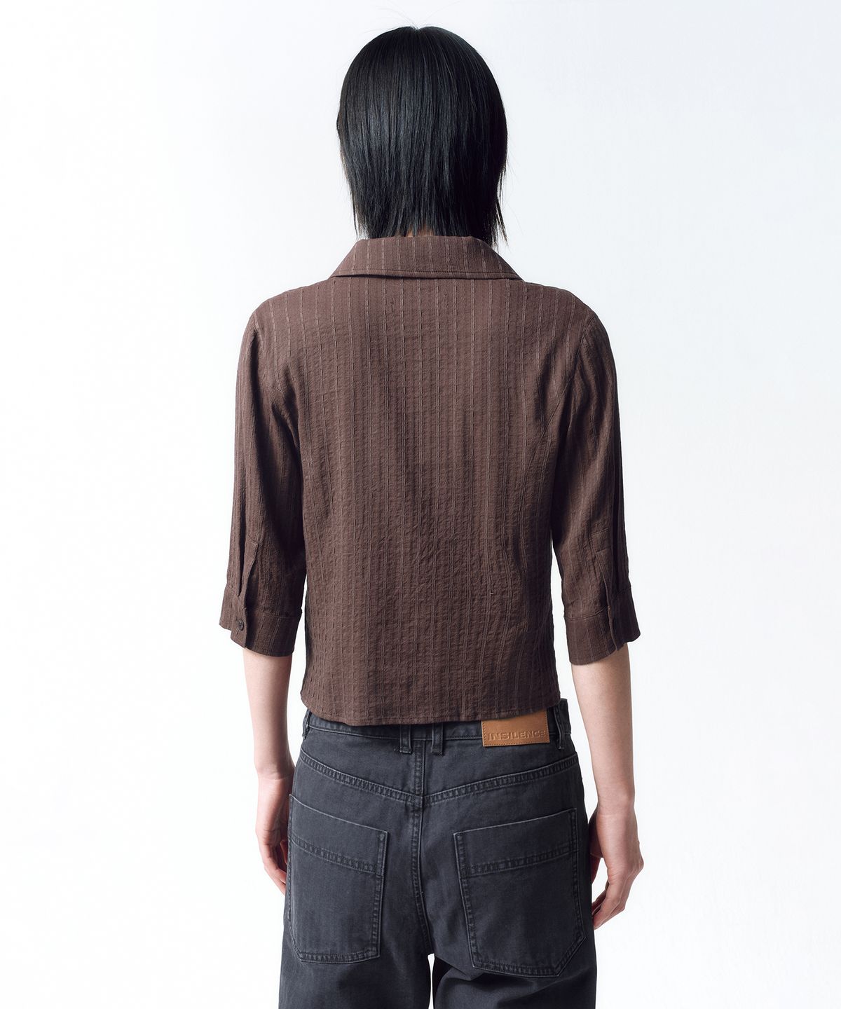인사일런스 우먼(INSILENCE WOMEN) 후크 디테일 자카드 셔츠 BROWN