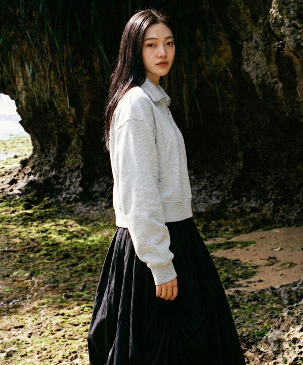 리브레너(REBRENNER) 베이직 오버사이즈 볼륨 크롭 하프집업 그레이