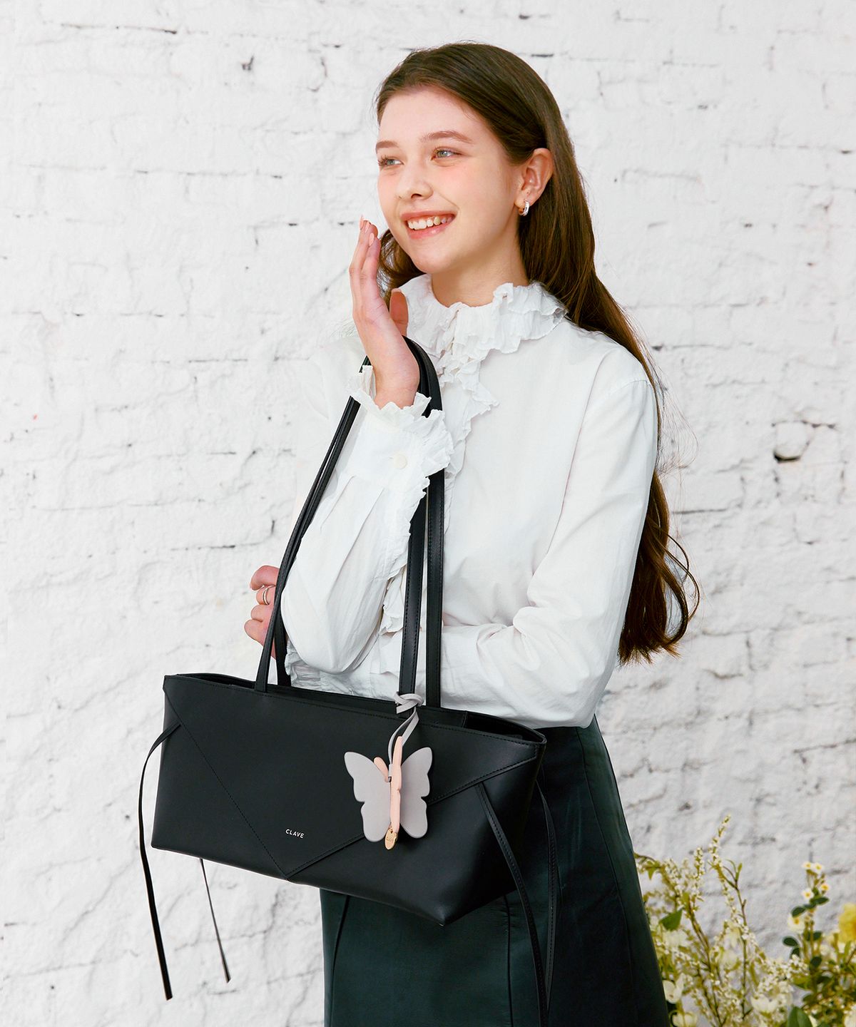 끌라베(CLAVE) 시에나 블랙 토트백 (SIENNA Black Tote Bag)